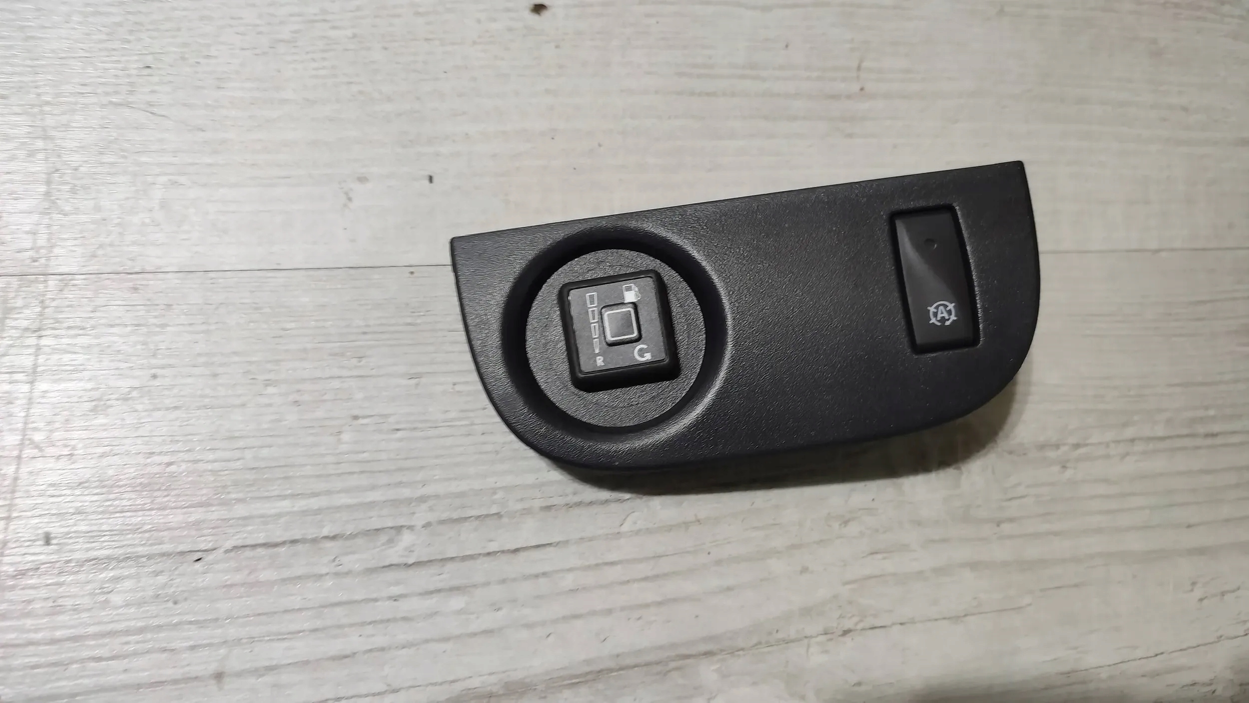 Dacia Logan II 2019r P Interruttore start stop, interruttore LPG