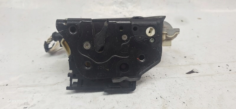 lock door VW PASSAT B4 right rear part 3C4B39016A