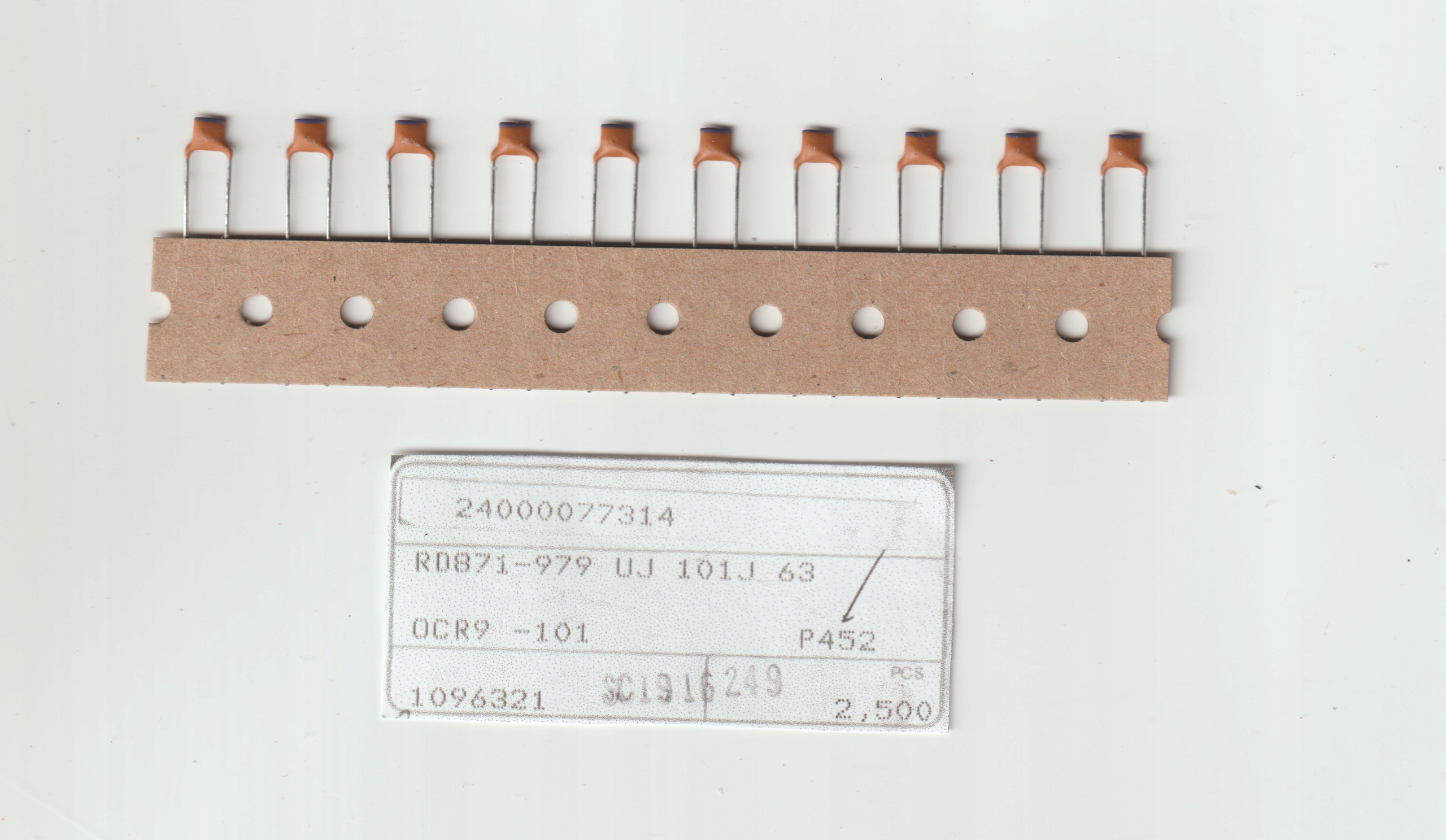 100x 100pF 63V 5% U2J kond. ceramiczny Tht Murata