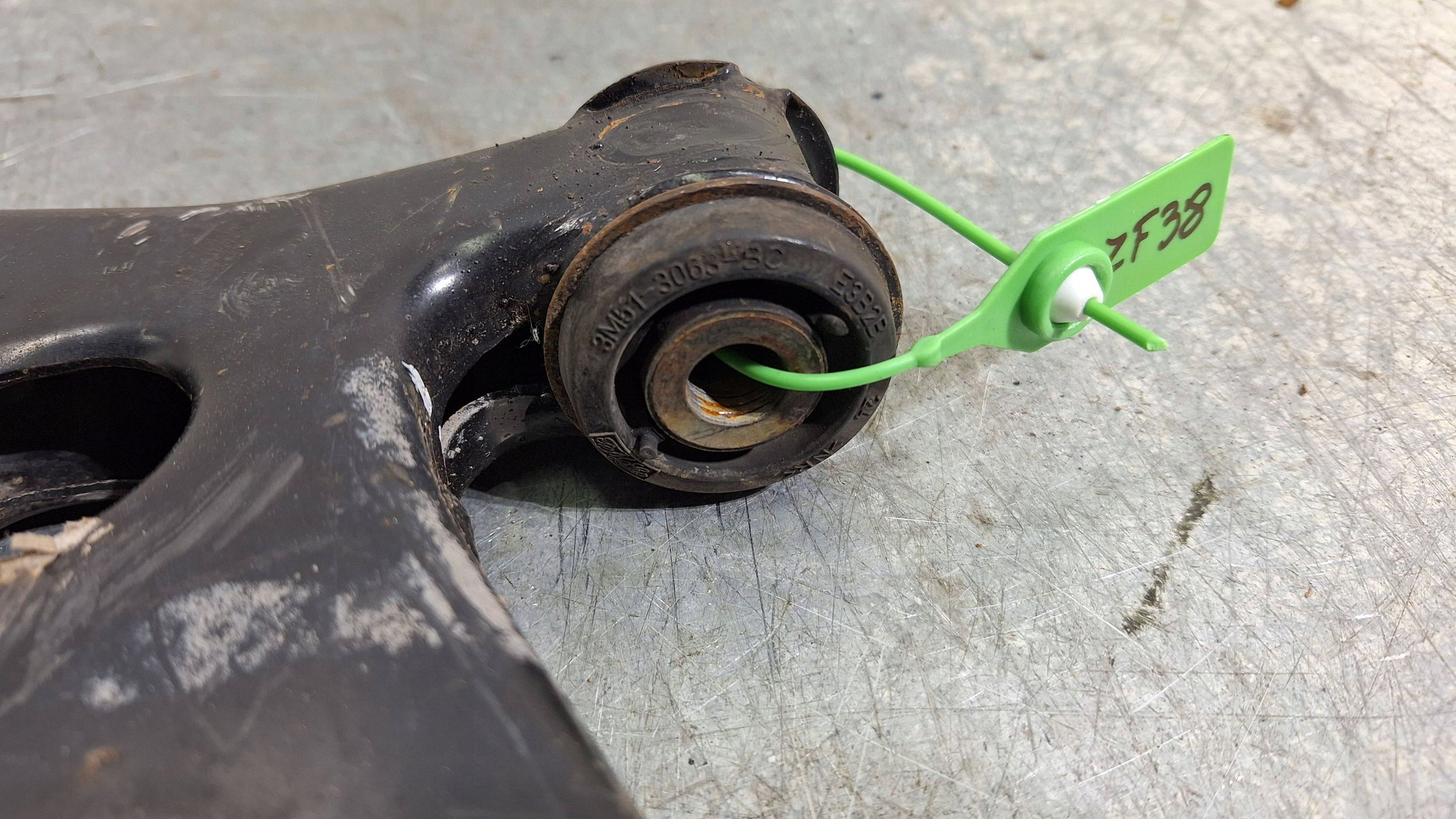 arm left front 3M51-3A424-AH FORD FOCUS MK2 C MAX MK1 VOLVO C30 S40 V50