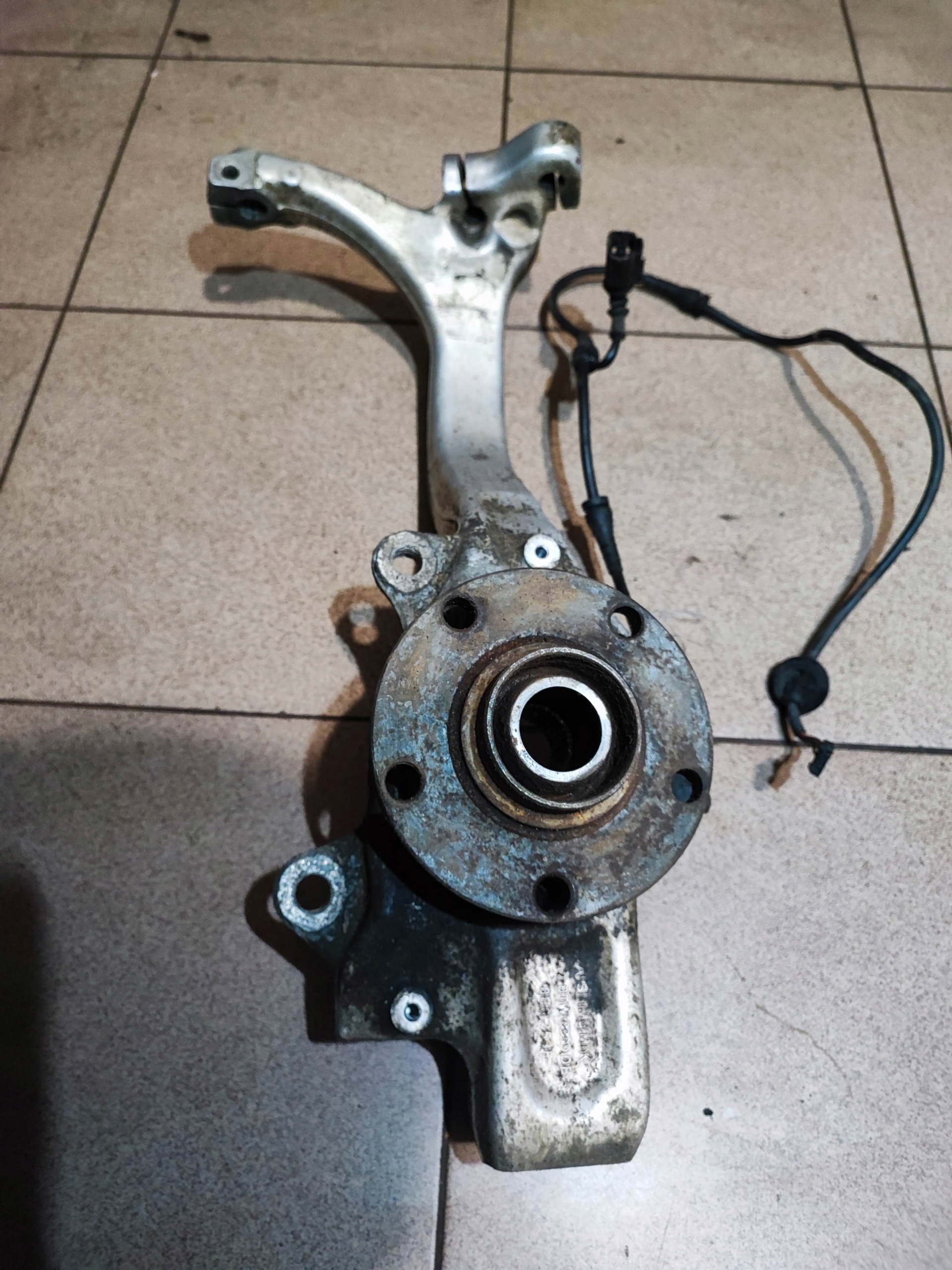 Ступица кулачковый правый передний AUDI A4 B6 B7