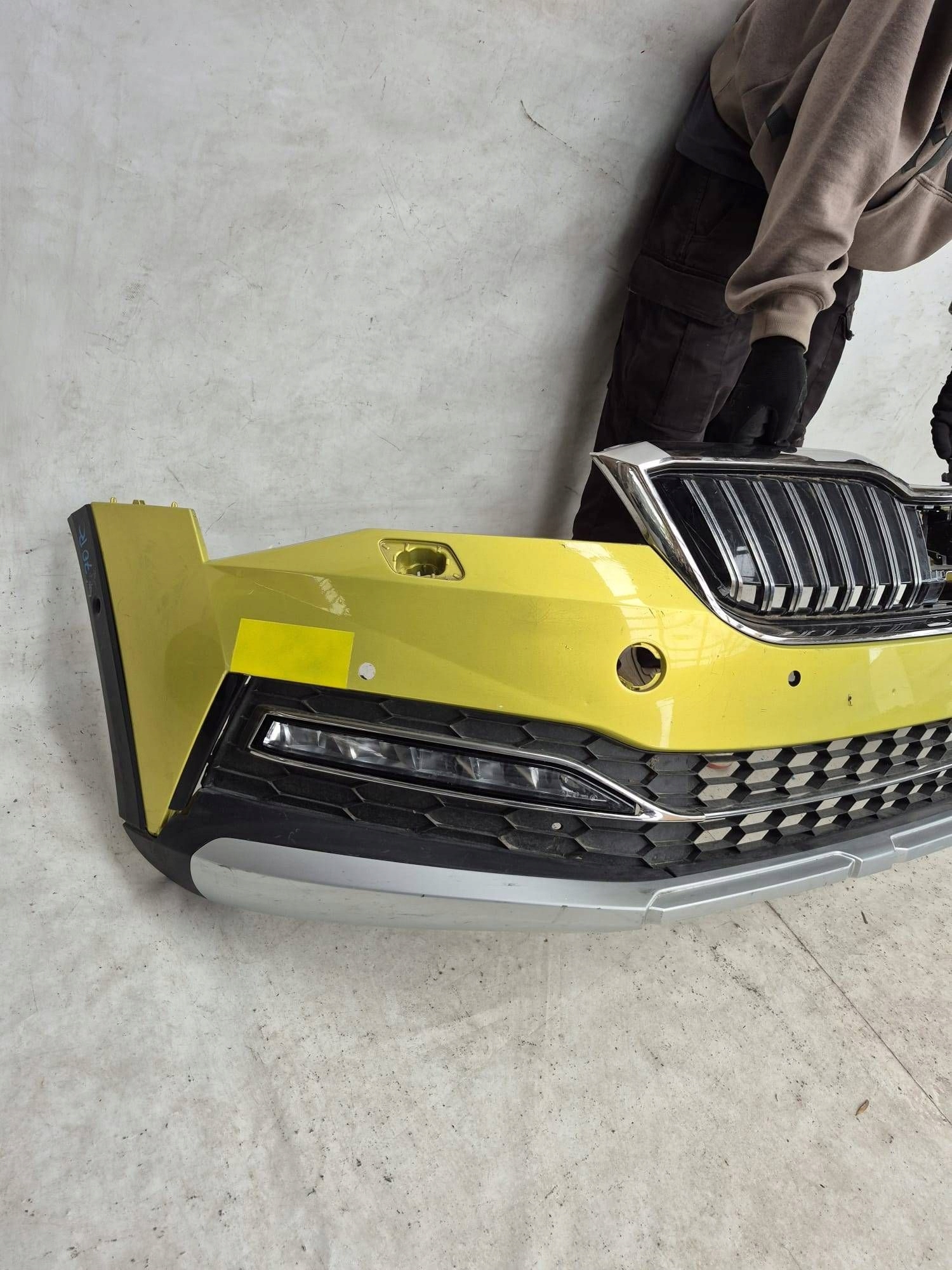 SKODA SUPERB III 3 SCOUT LIFT 19-23 bumper front front SPR PDC