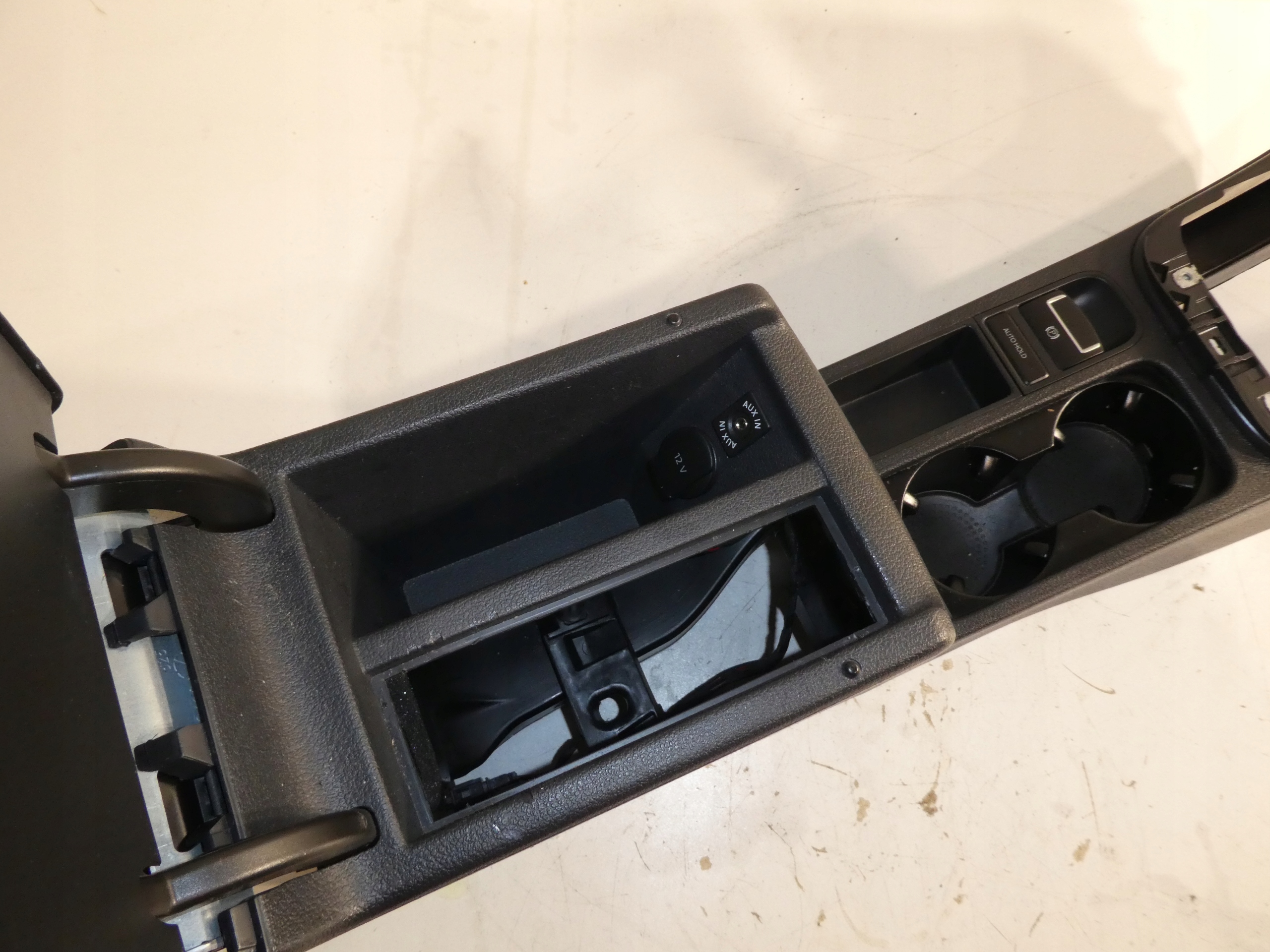 TUNEL armrest VW TIGUAN plus 5M0864207F
