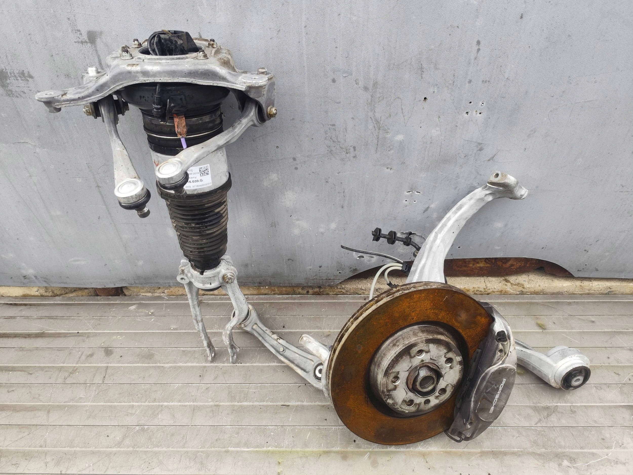 PORSCHE MACAN 95B LIFT swing shock absorber arm left 95B407253E