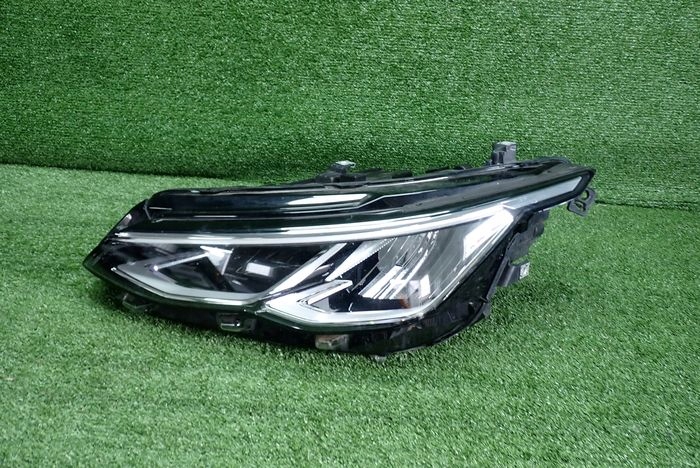 VW GOLF VIII LED 19- reflektor links Licht links
