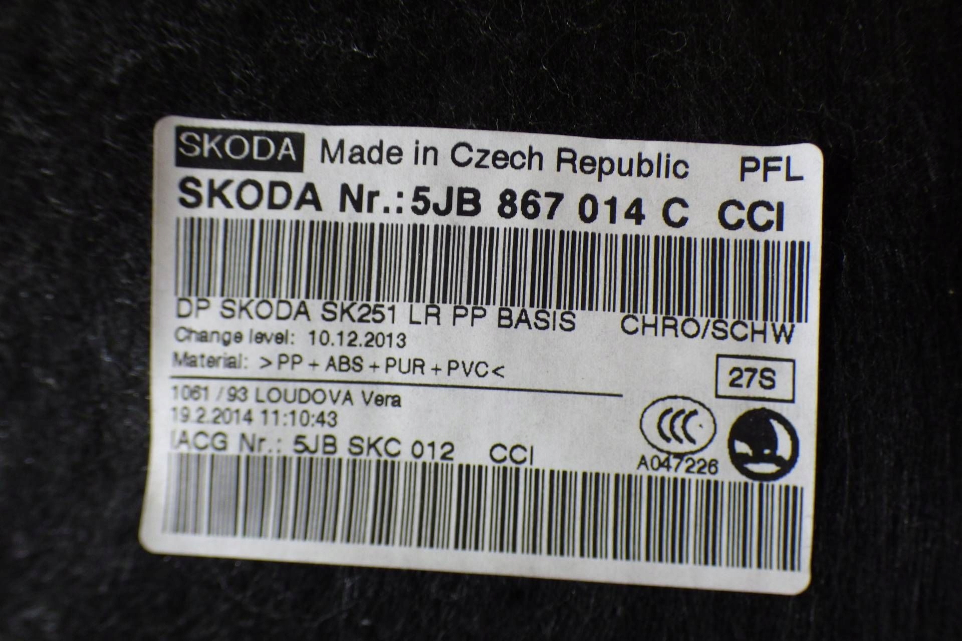 Skoda Rapid upholstery side door right 5JB867014C st.BDB EUROPA
