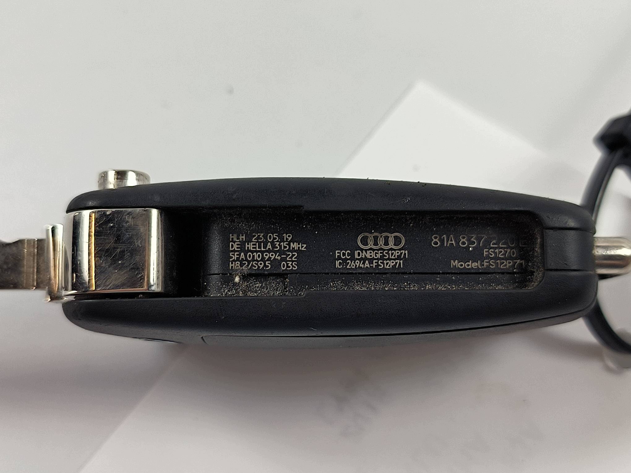 key 81A837220E AUDI Q3 II 83A