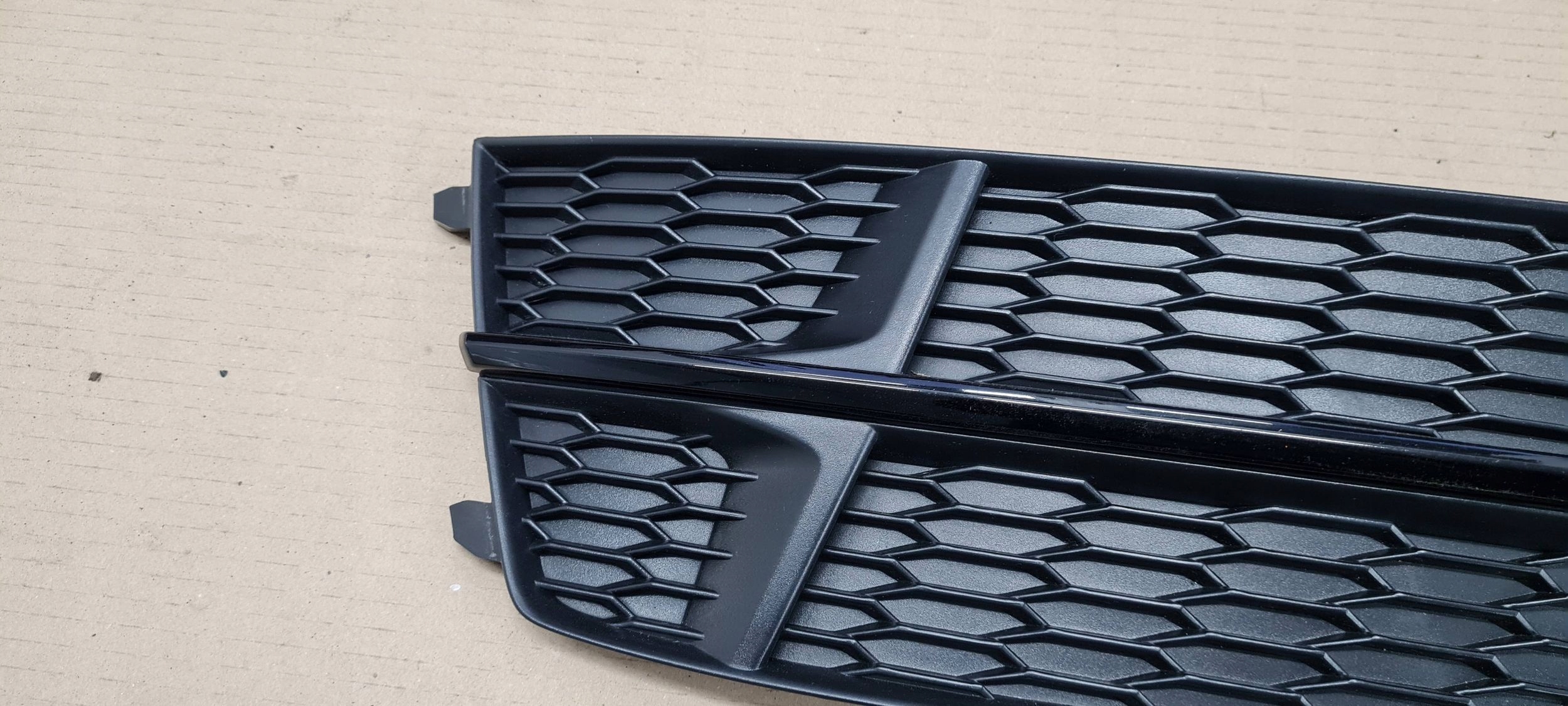 A6 C7 4G LIFT grid of a bumper left left front SLINE black 4G0807681AN