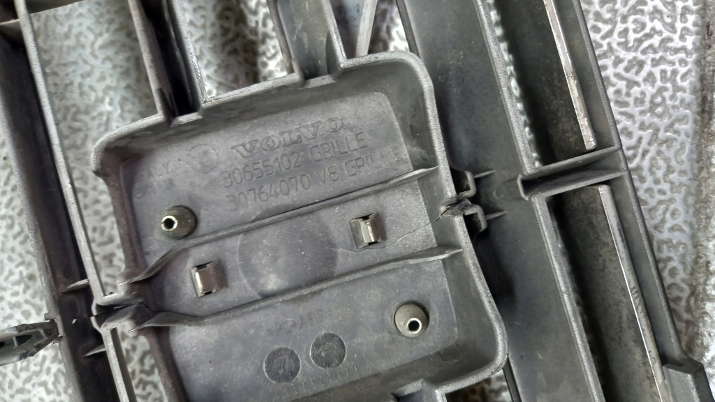 решетка радиатора volvo S80 II 30655102
