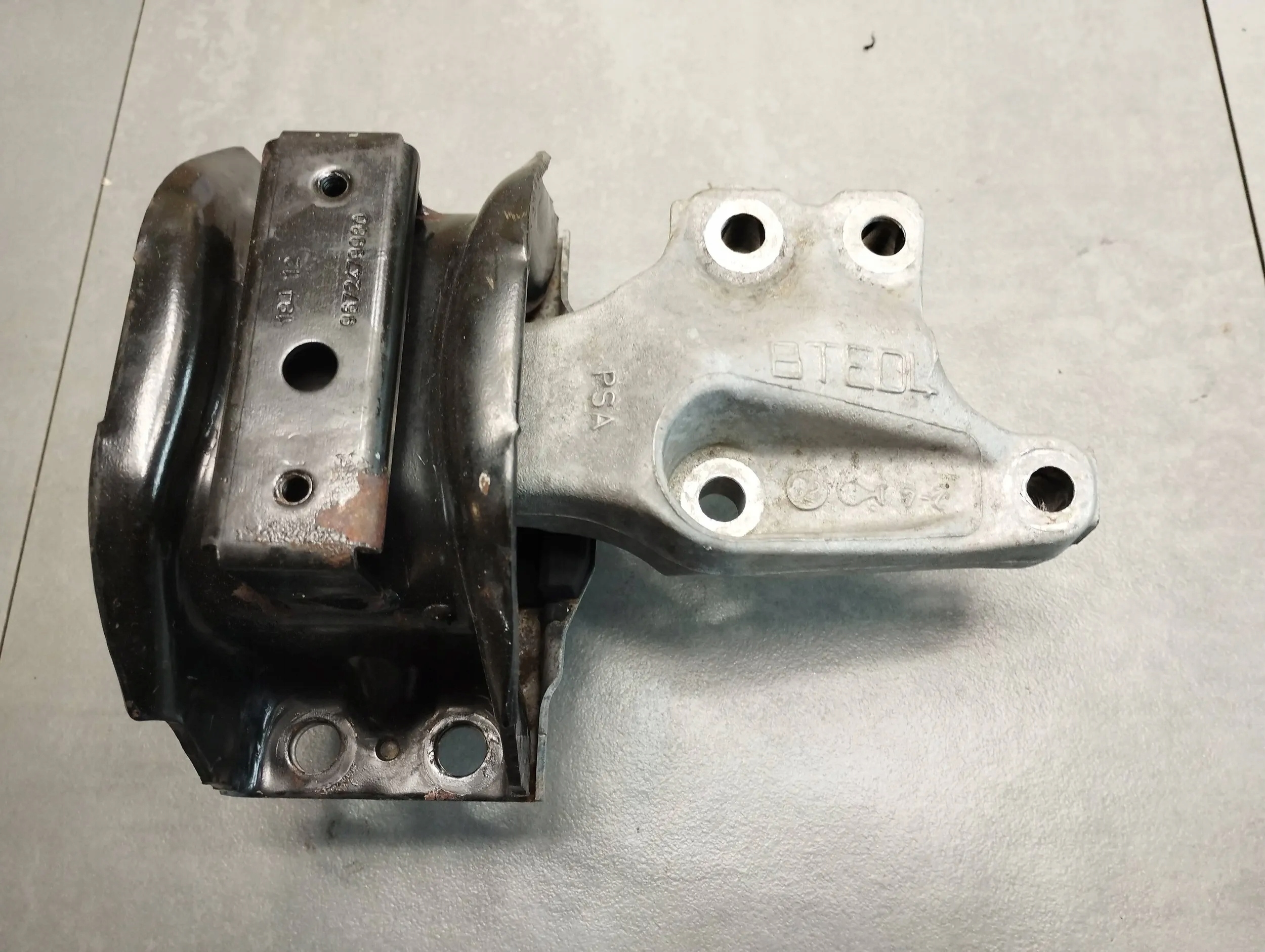 Peugeot 3008 e supporto airbag 9681855180
