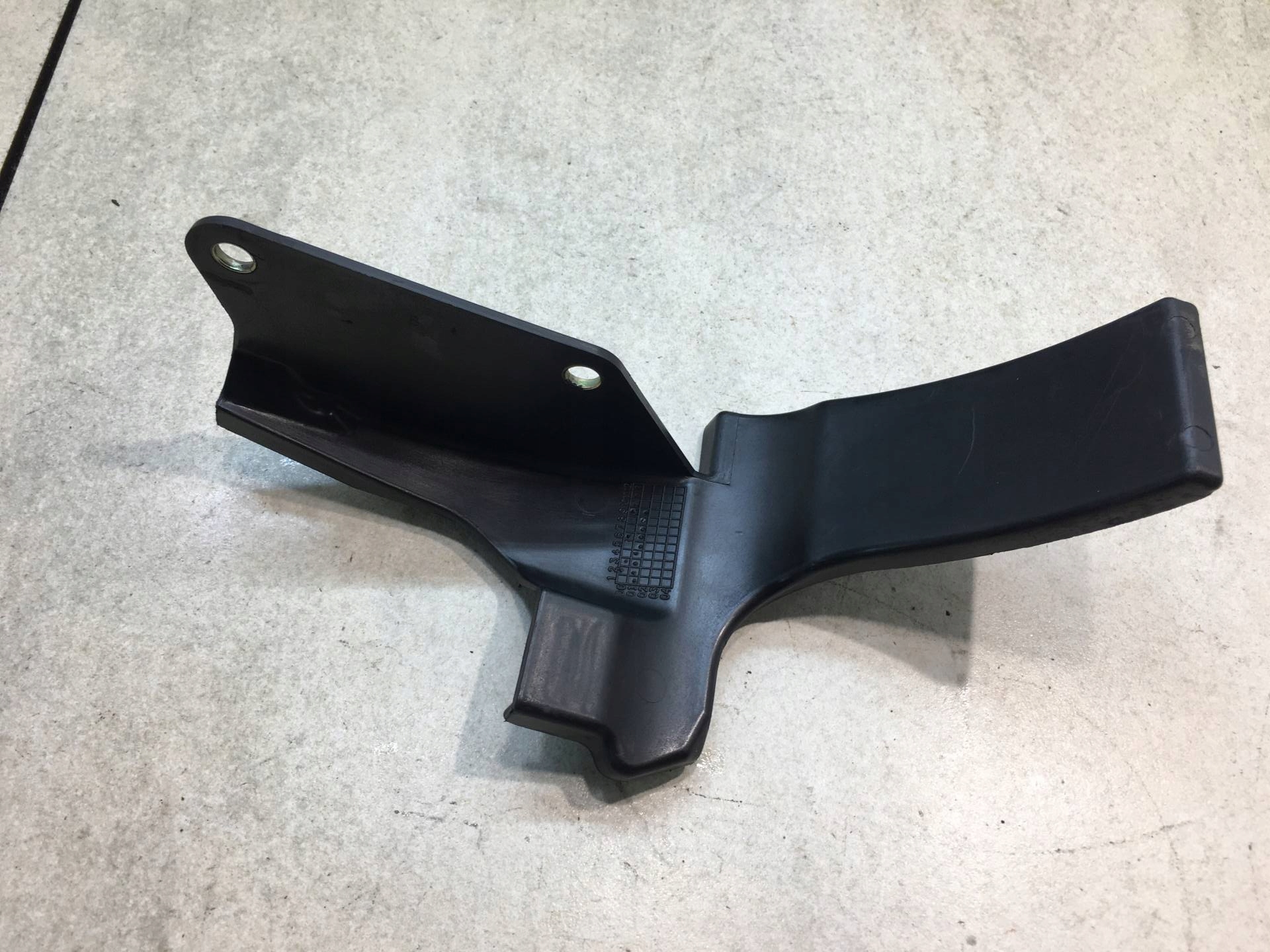 Blende Abdeckung POMPY der Lenkung ALFA ROMEO 147 46758670