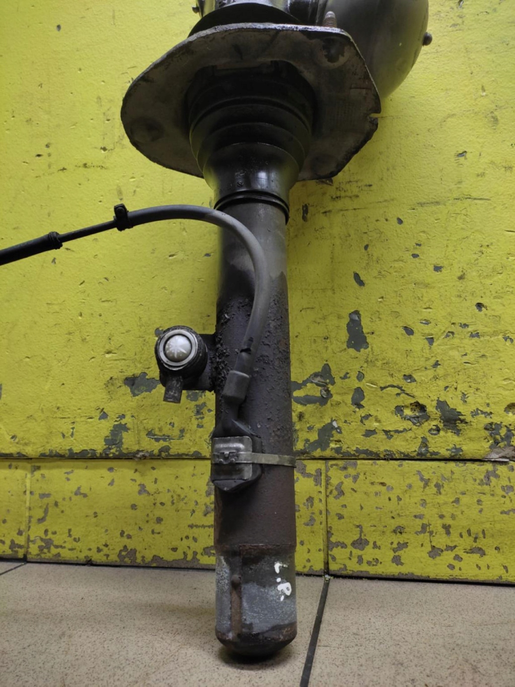 CITROEN C5 II 1.6 HDI shock absorber HYDRO left front