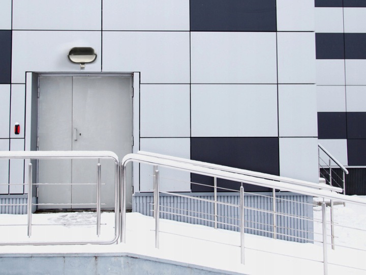 ZEWNĘTRZNA LAMPA+ŻARÓWKA LED E27 CZUJKA RUCHU Głębokość montażu 5 mm