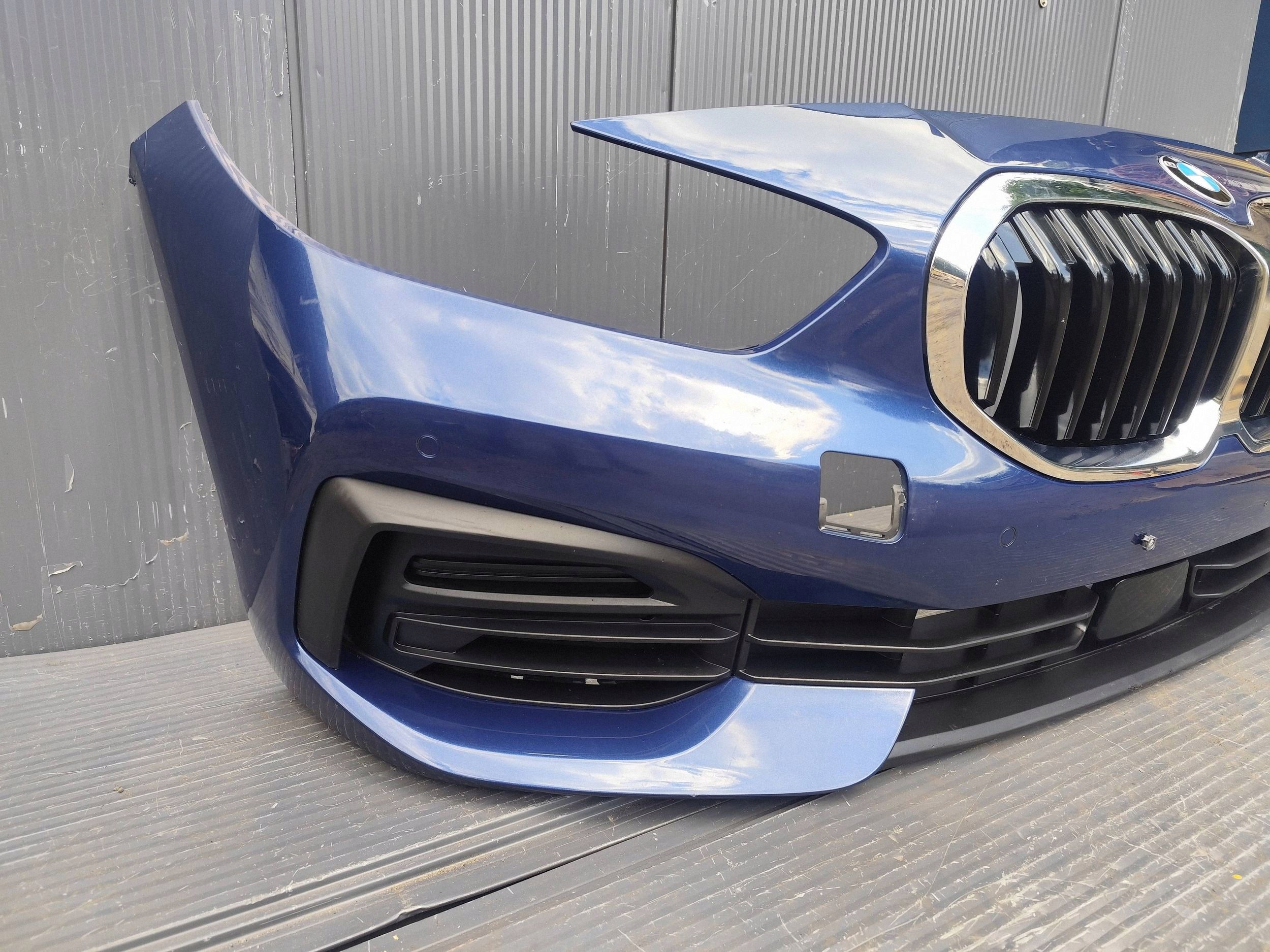 BMW 1 F40 front bumper 4xPDC complete DEMONTAZ
