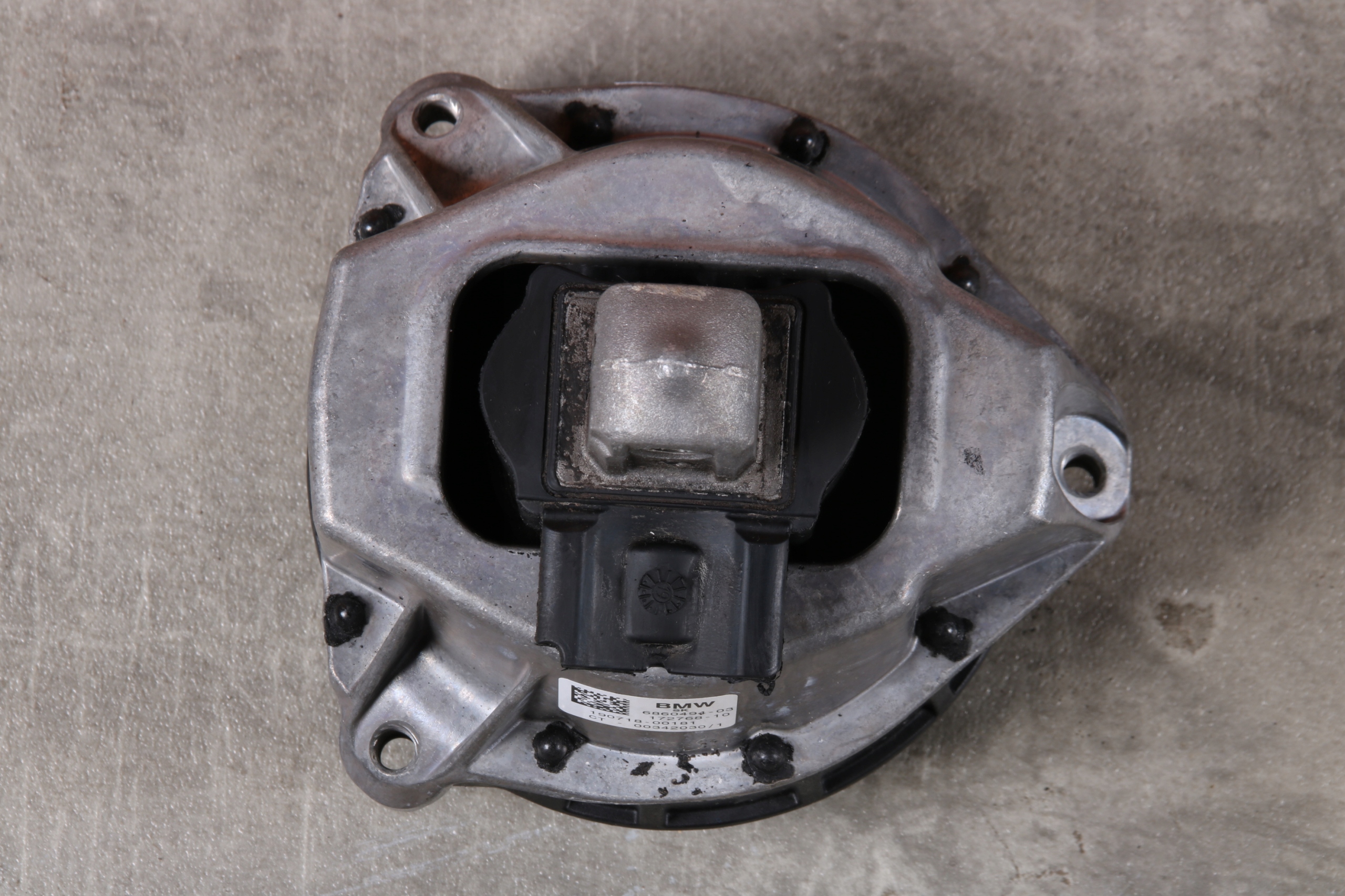 BMW G20 G21 320e 330e engine mount right 6860494 16204 km !!!