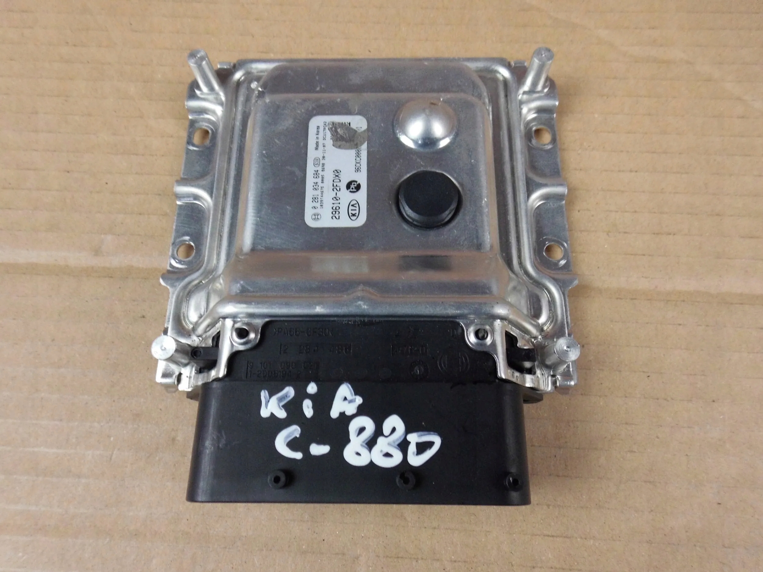 KIA Stinger module control unit (w bagazniku) 29610-2FDX0 0281034684