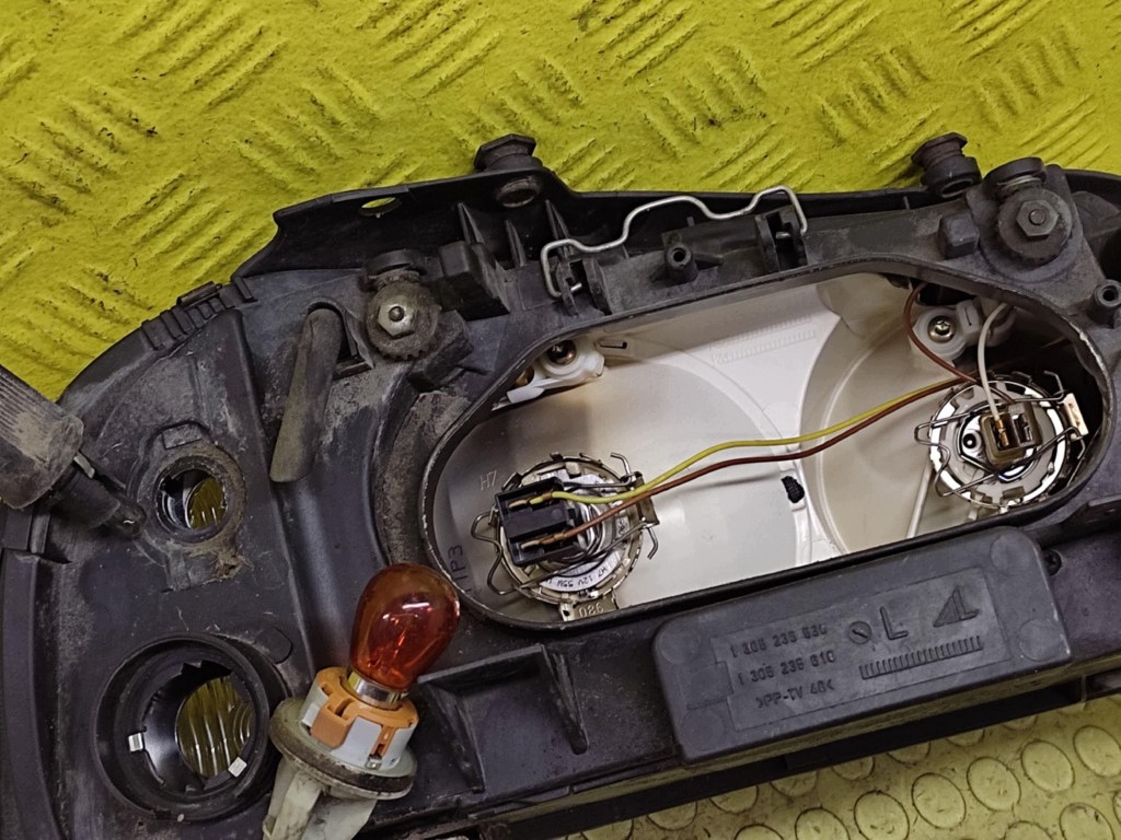 VW SHARAN and LIFT REFLEKTOR light left front 7M3941015AD