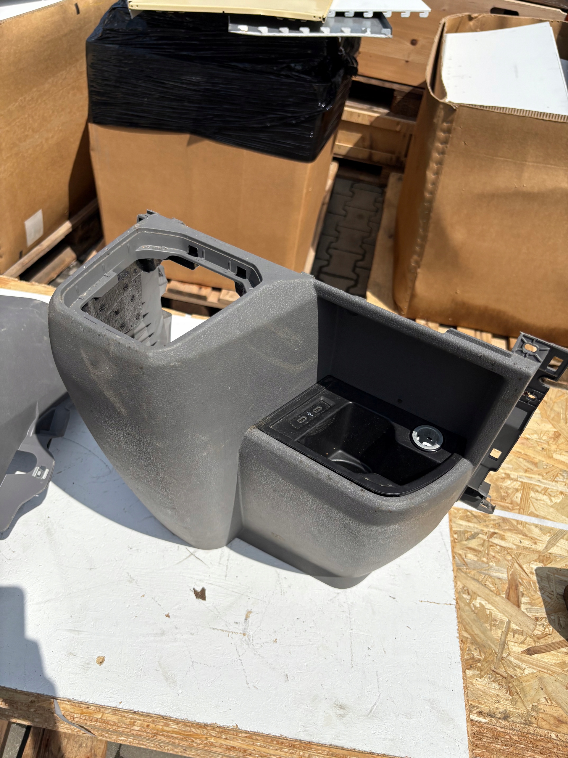 VW T6.1 cover TUNEL central 7L1857771