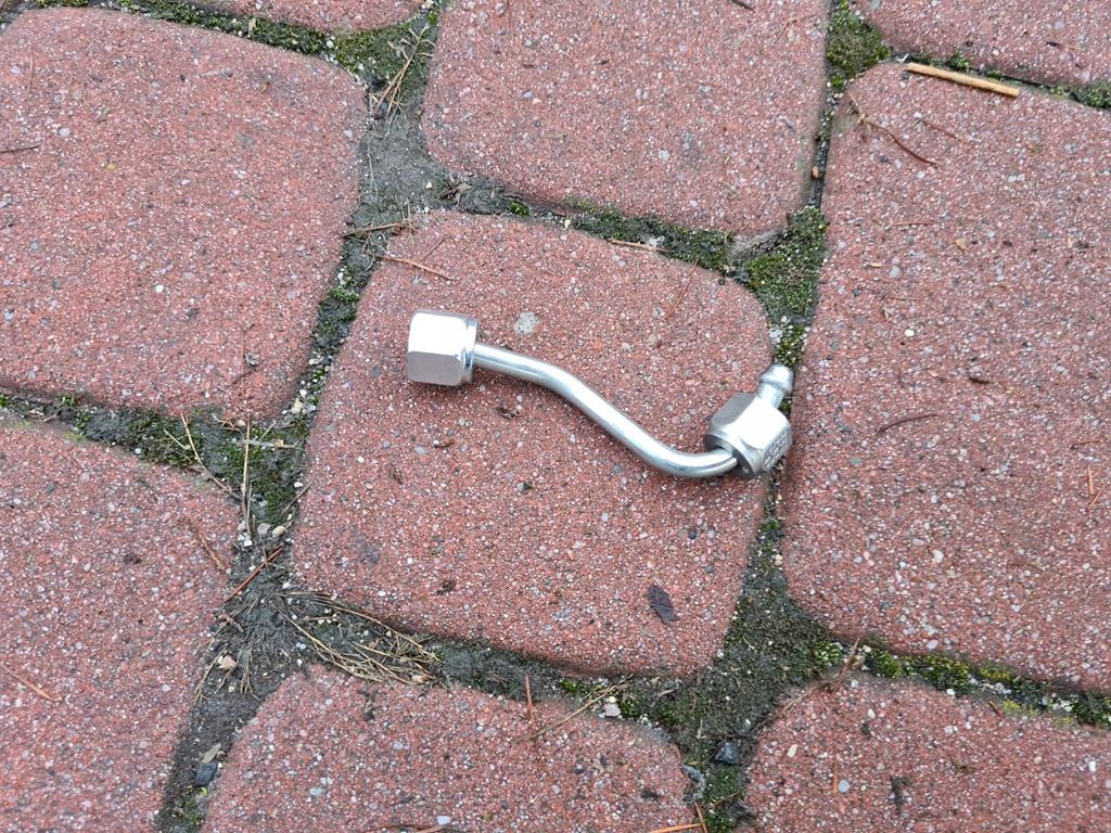 pipe fuel line 1.5D Opel Astra K 55514308