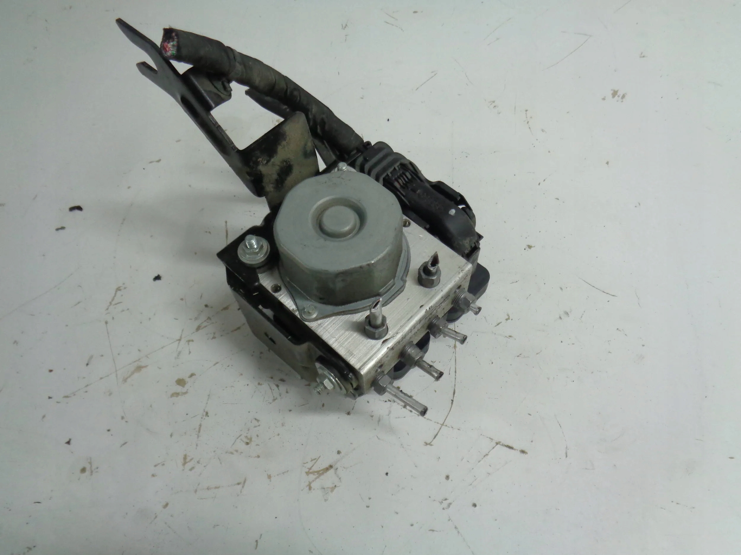 DACIA SANDERO II pump control unit ABS 18r