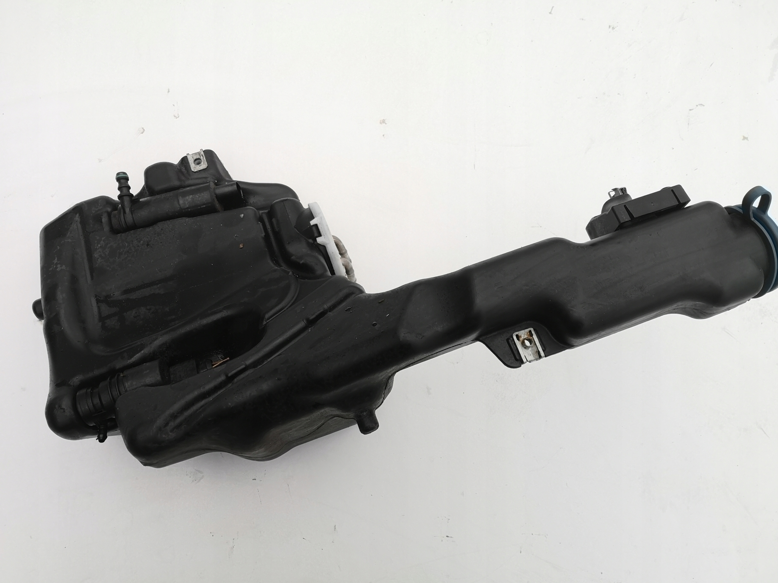 2048690960 - Бачок омывателя Mercedes W204 W212