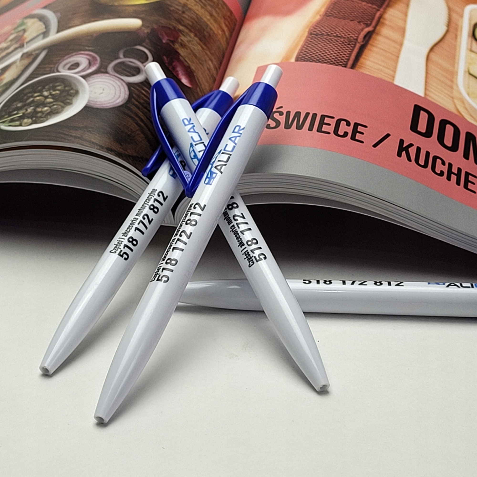 DŁUGOPISY REKLAMOWE z kolorowym nadrukiem LOGO do szkoły na DNI OTWARTE Marka inna