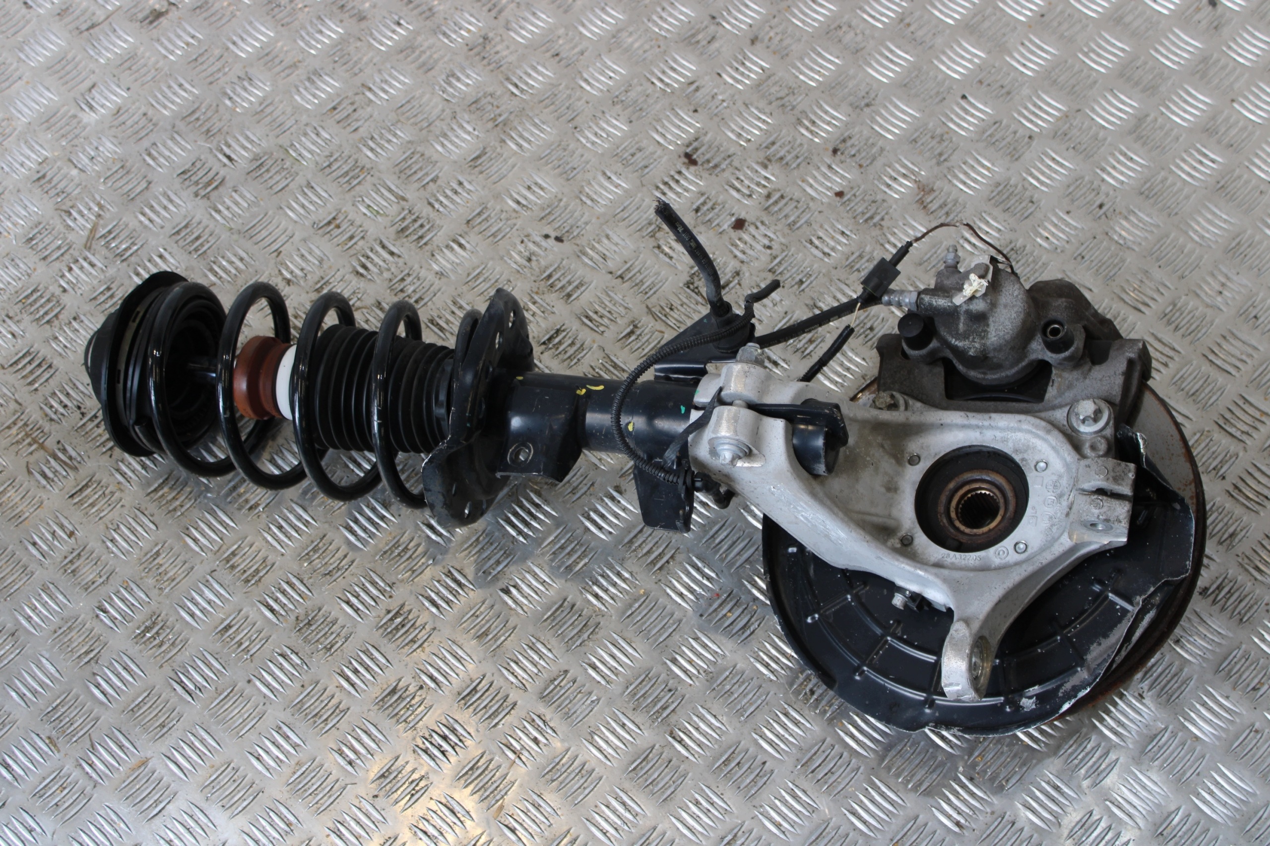 swing shock absorber McPherson left front ALFA ROMEO GIULIETTA 2.0MJ