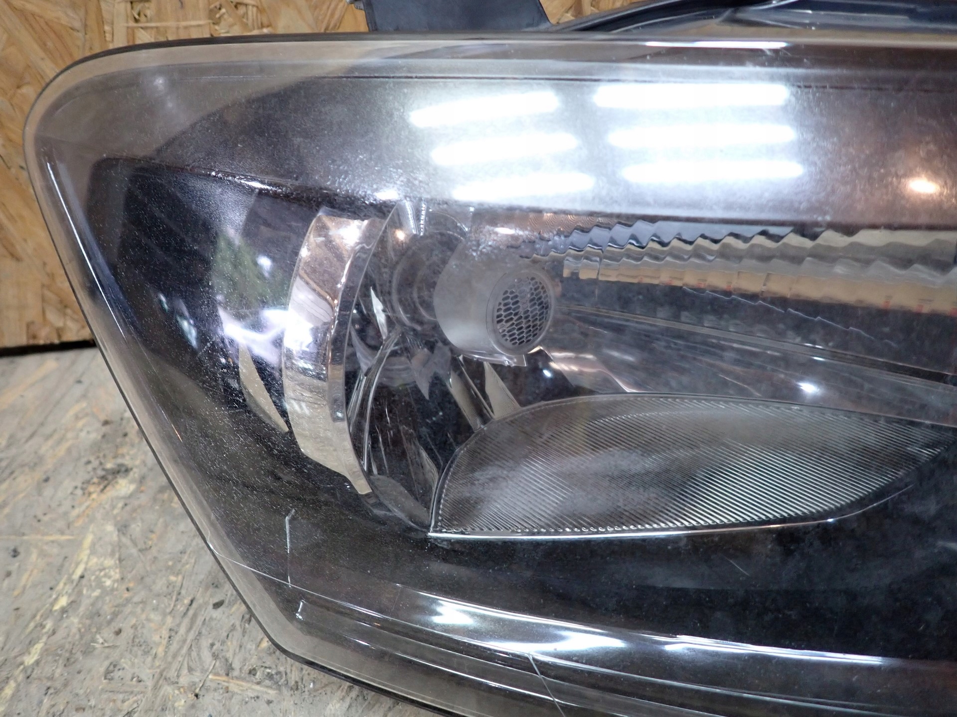 light right REFLEKTOR right VW POLO 6R 6R1941016E