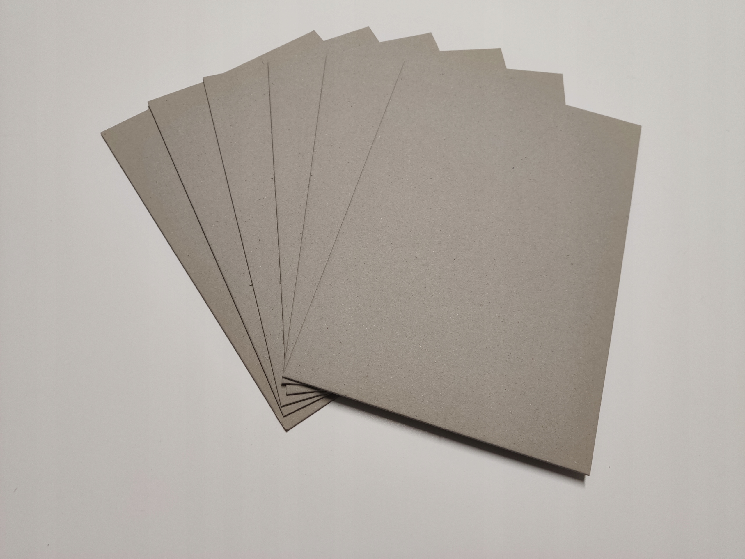 Tektura introligatorska modelarska 2 mm A3 20 ark Marka TEK