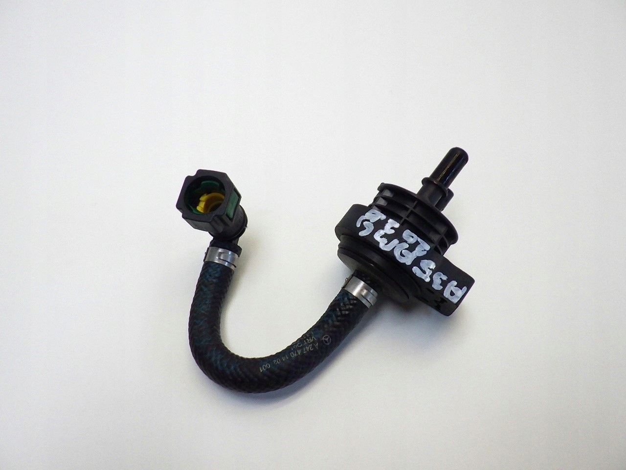 A0004703800 - MERCEDES A W177 A35 2.0 16V 20 вакуумный клапан