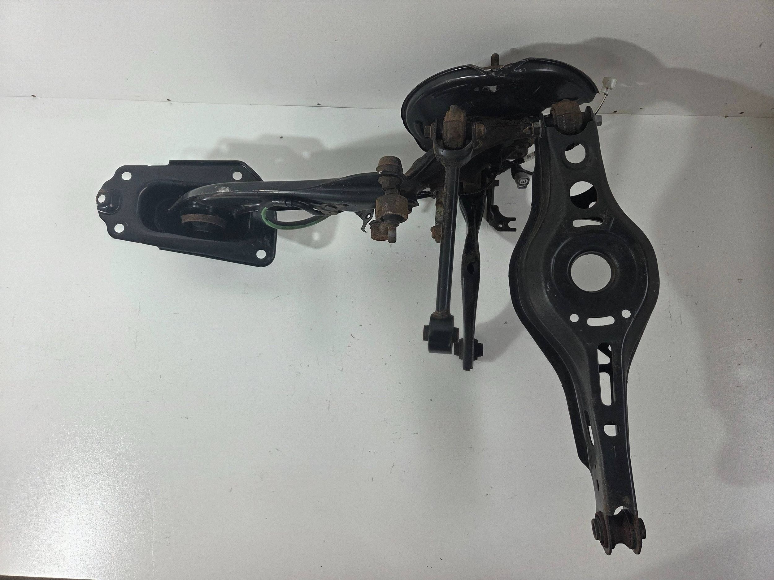 Toyota Corolla E21 swing rear left (Z627)