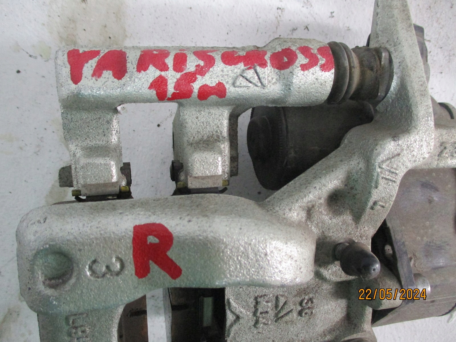 caliper calipers TOYOTA YARIS IV CROSS 1,5 HYB