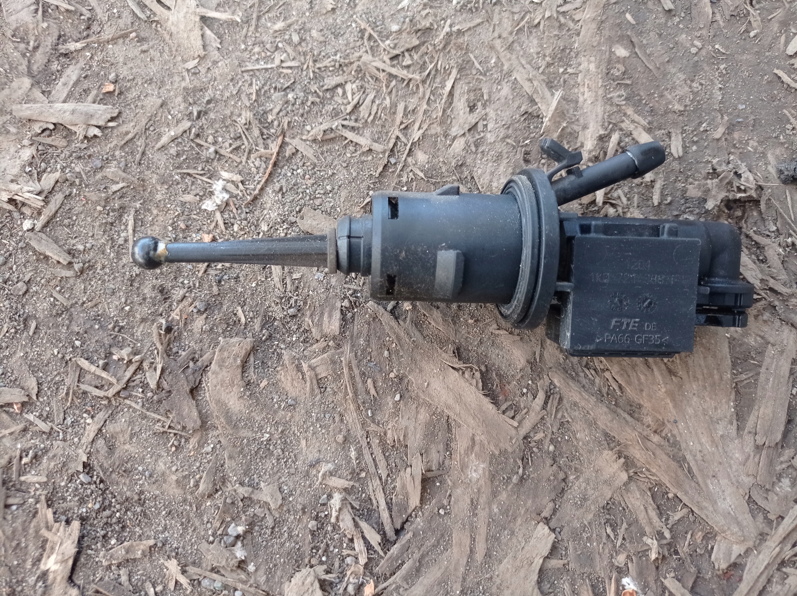 Pompka Sprzęgła VW Golf V 1K0721388F