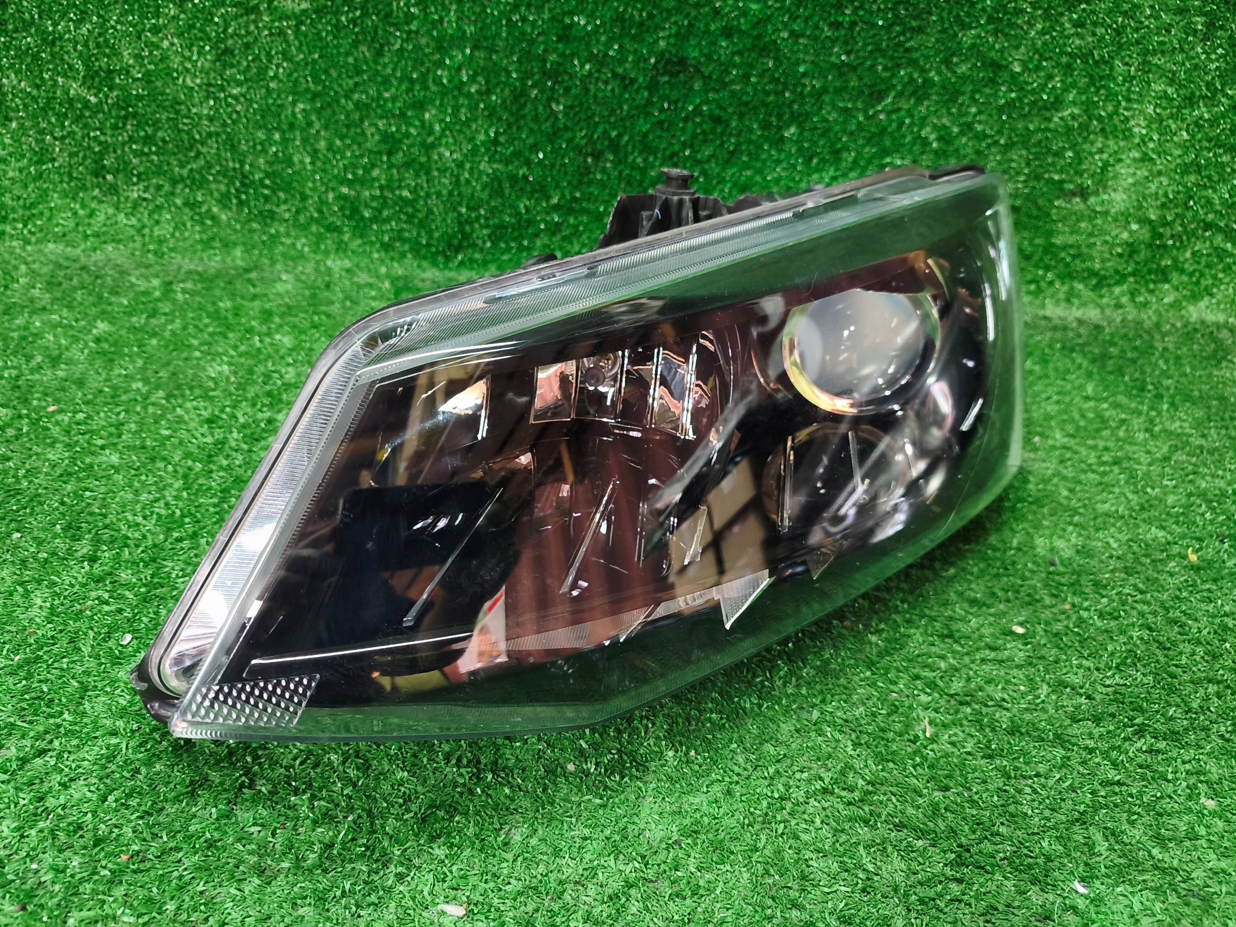REFLEKTOR links vorne SKODA FABIA III LED NR.1146