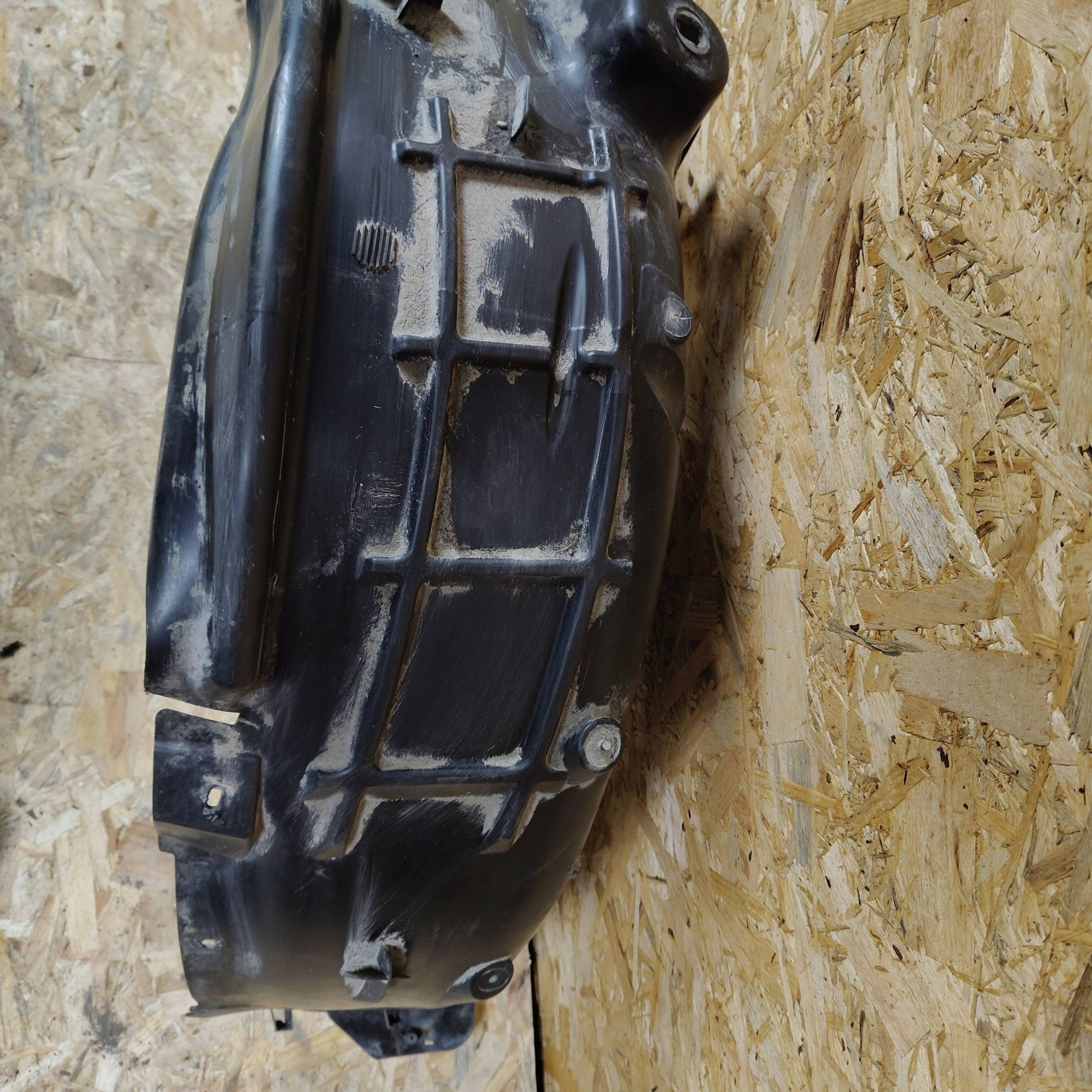 mudguard rear. rear part side left Citroen C3 9811931780