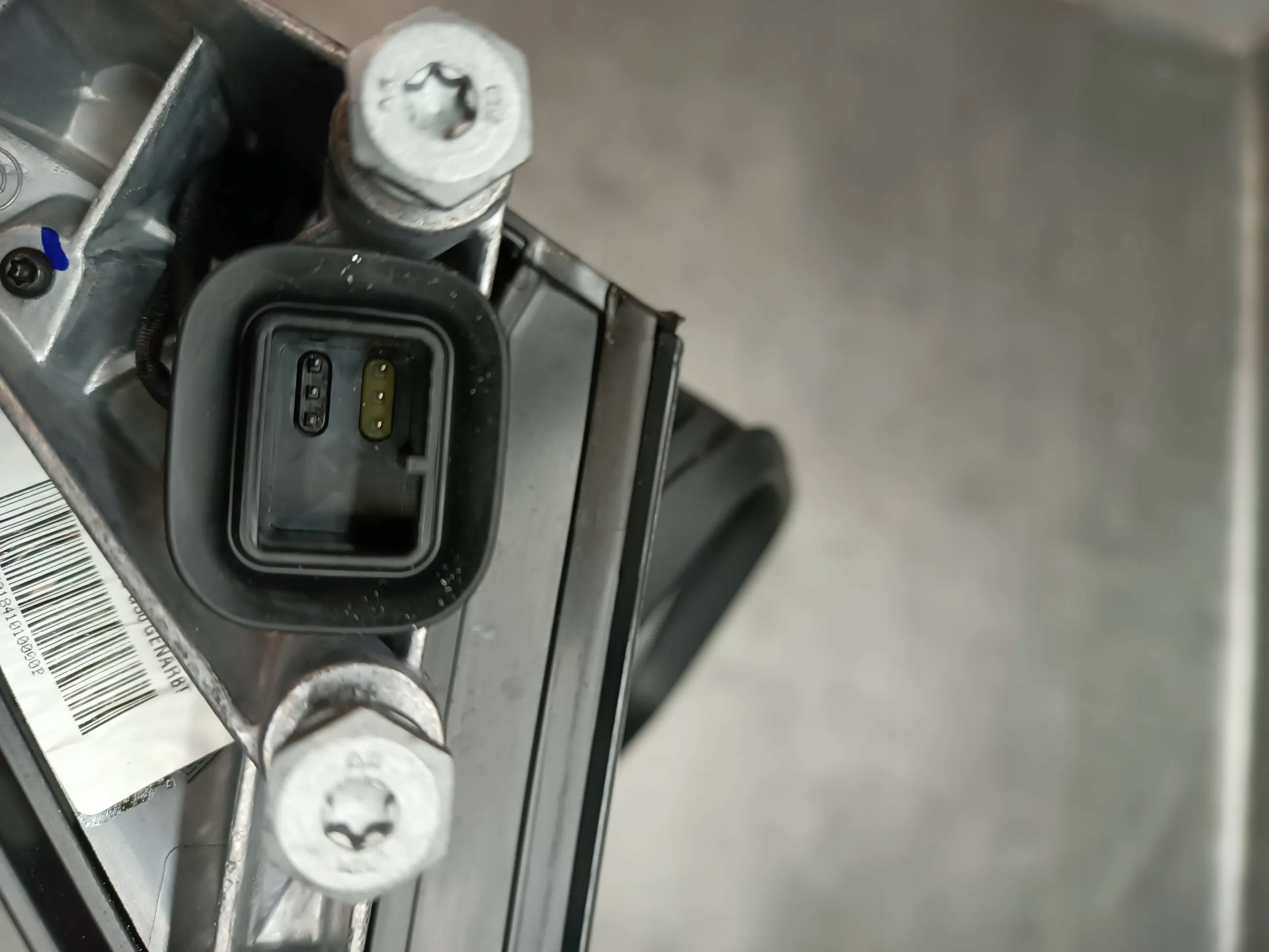 BMW 5 G30 G31 LUSTERKO LEWE KOL.475 6PIN Producent części BMW OE