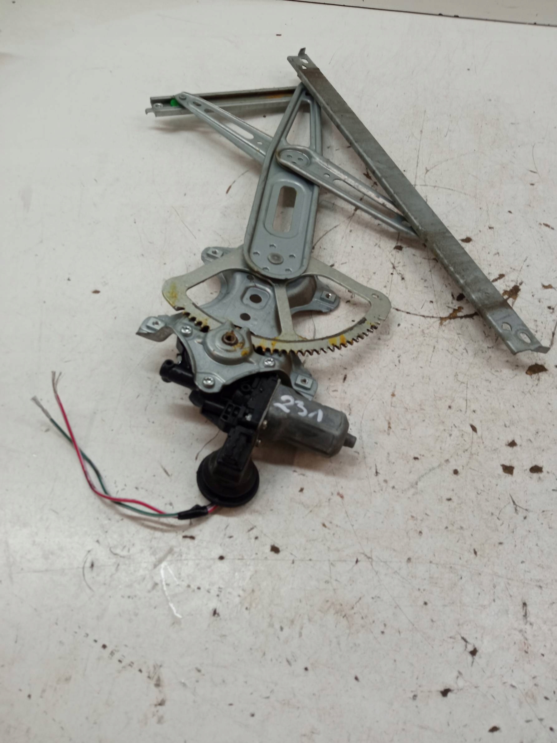 mechanism windows right front 857100D100 Toyota Yaris III (2011-)