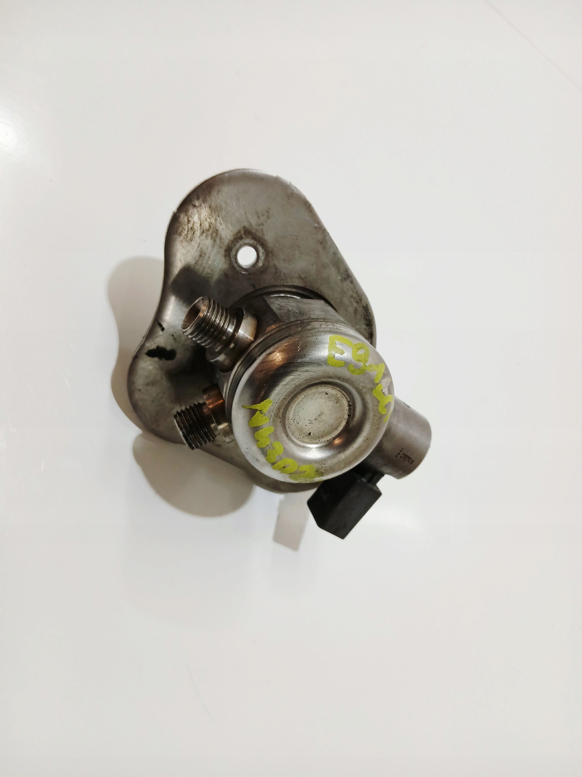 feed pump BMW E88 E90 E91 N43 OE 7562473