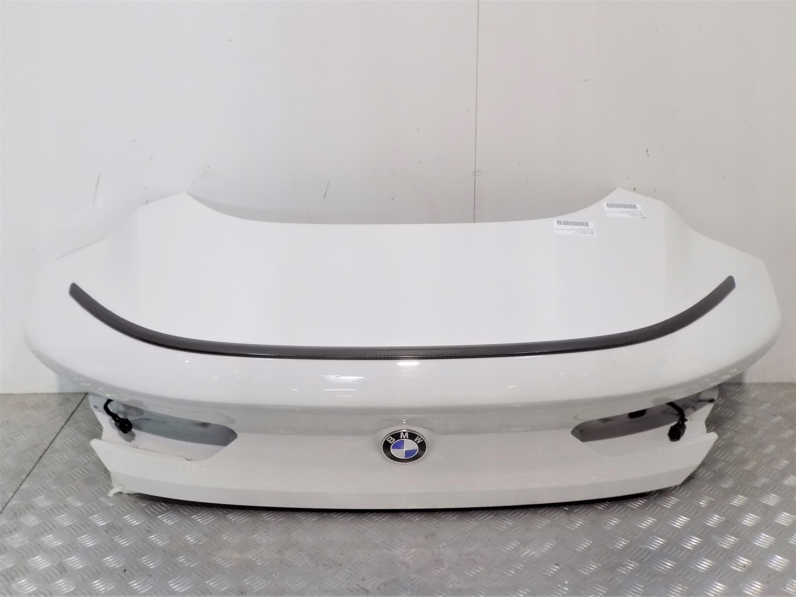 BMW 8 G15 KLAPA BAGAŻNIKA KAMERA CARBON LOTKA A300 Numer katalogowy części BMW G15lot