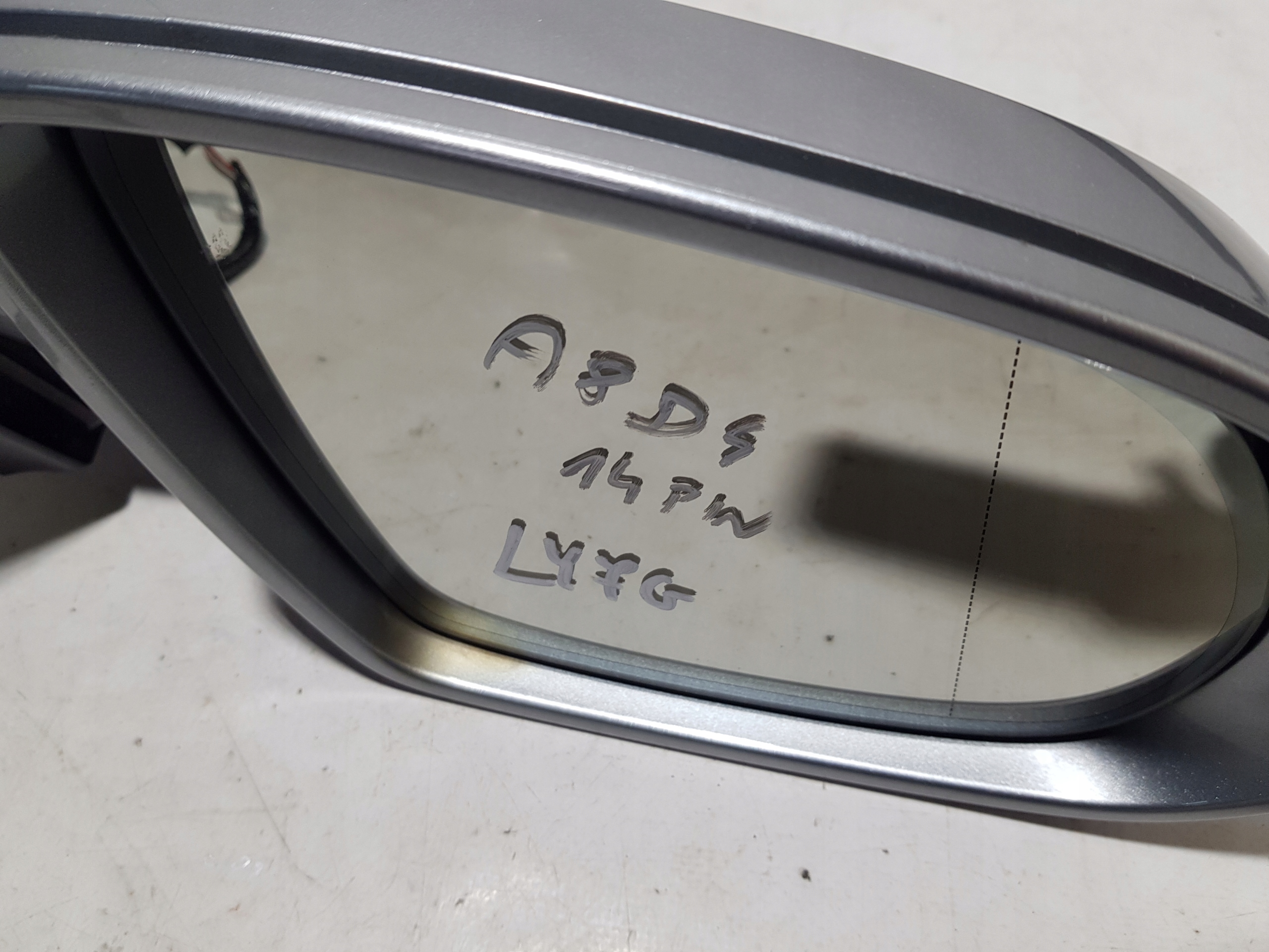 mirror right AUDI A8 D4 14 PIN LY7G