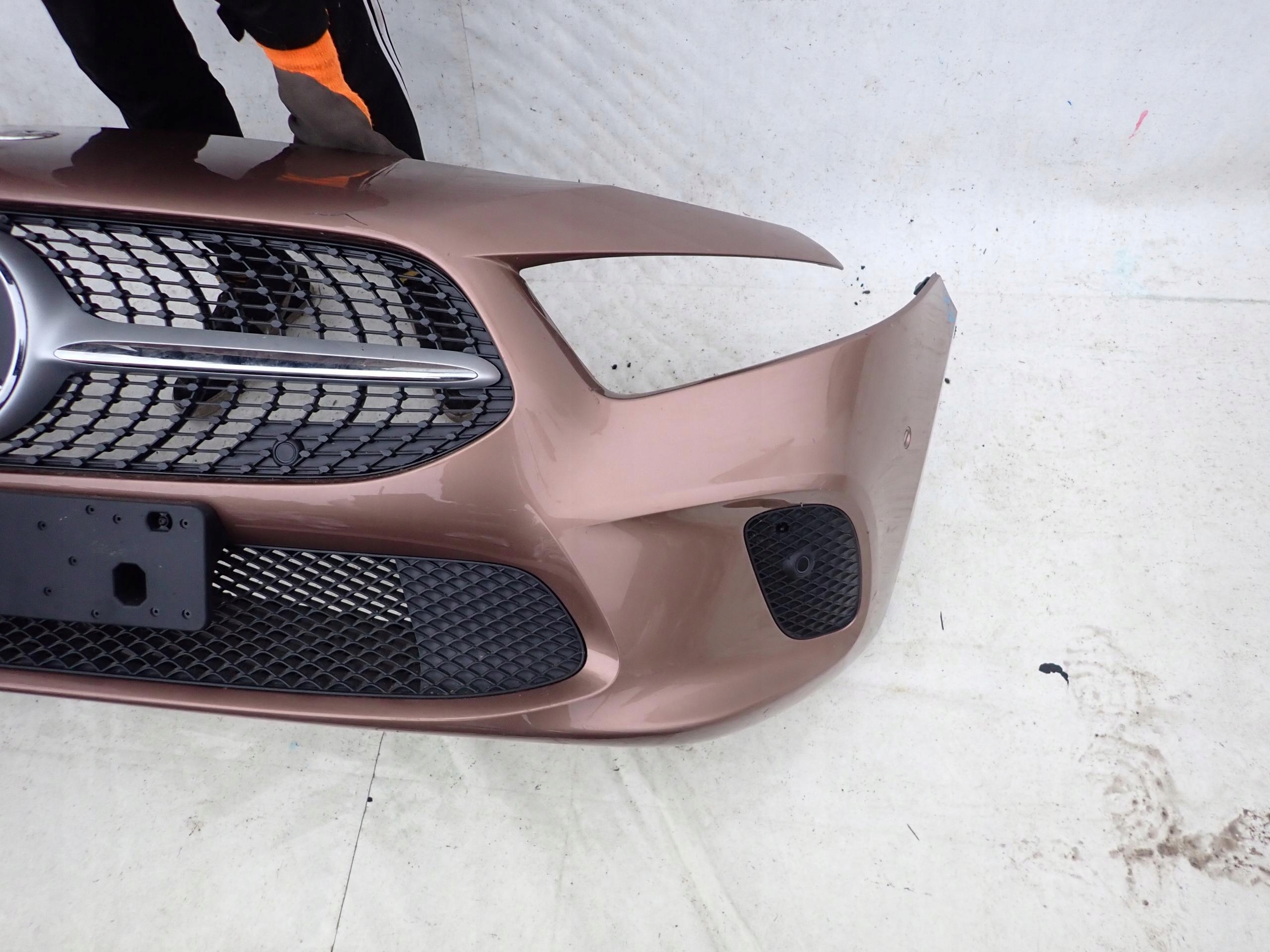 MERCEDES A-KLASA W177 18- bumper front PDC