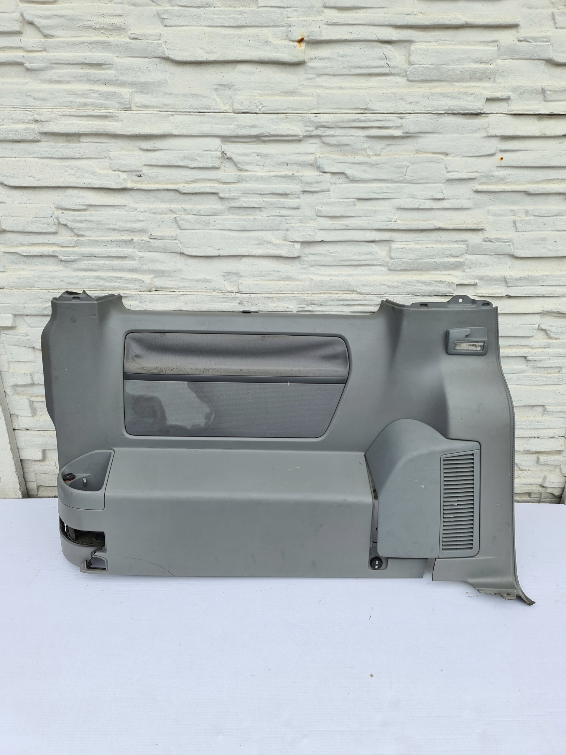 7H0867034 - T5 7H MULTIVAN обивка правая 7H5868716J 7B8