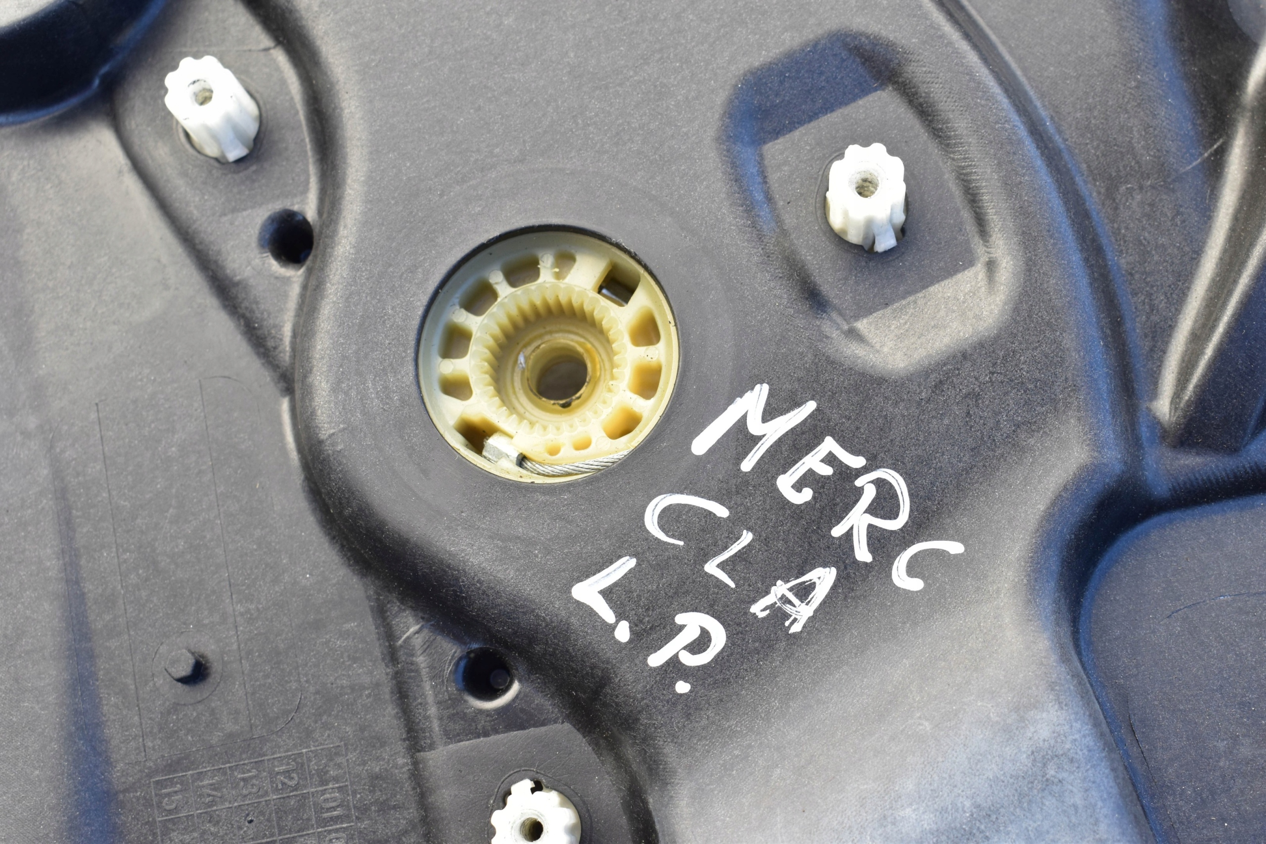 window regulator left front MERCEDES CLA W117 A1177200179