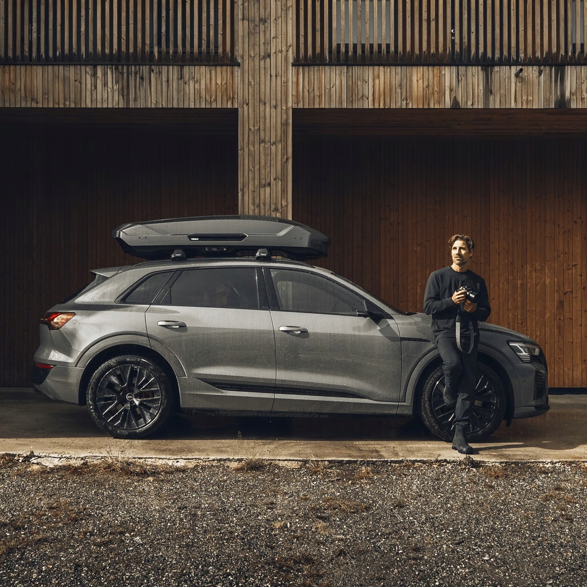BOX DACHOWY THULE MOTION 3 SPORT BLACK GLOSSY Z CZARNYM POŁYSKIEM 300 L Model Motion 3 SPORT