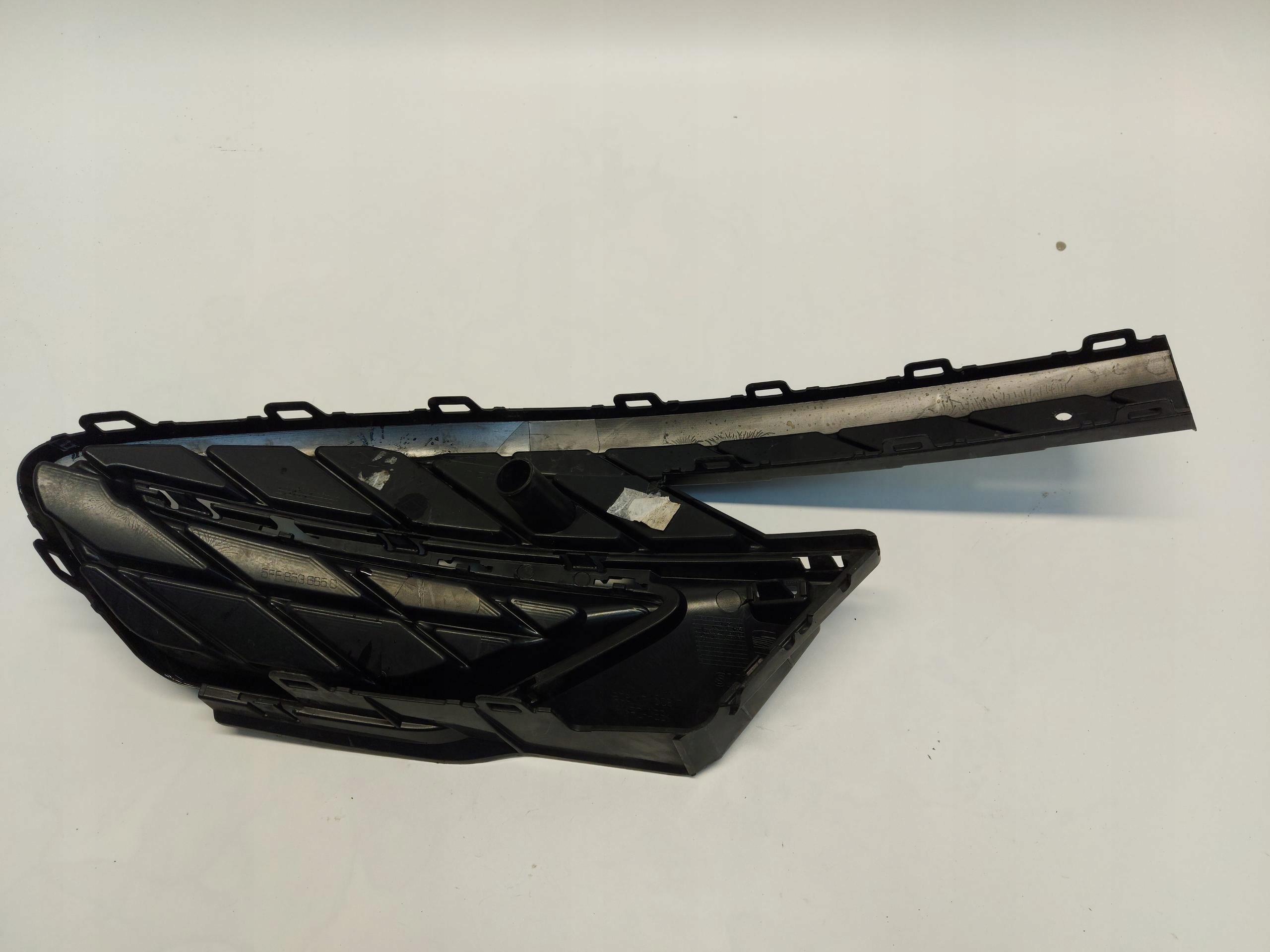 Cupra Formentor 5FF grid of a bumper left front 5FF853665D