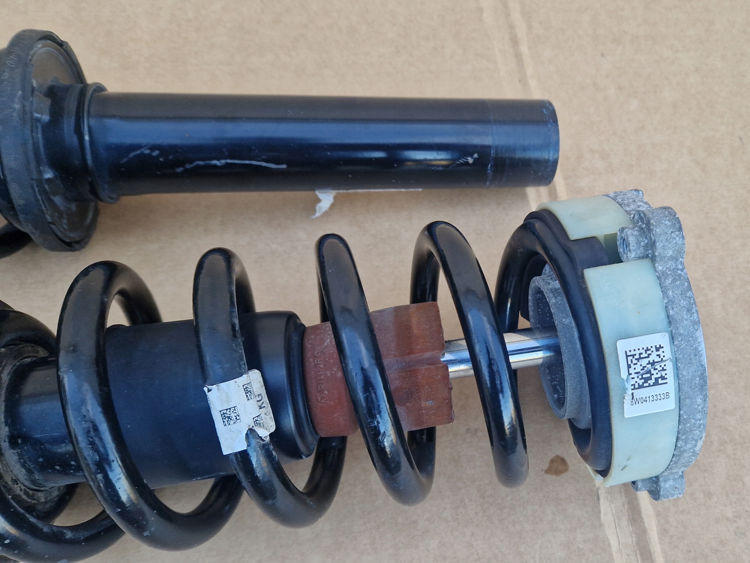 shock absorber front AUDI A4 B9 8W9031F 8W9413031F as new original 2022 year