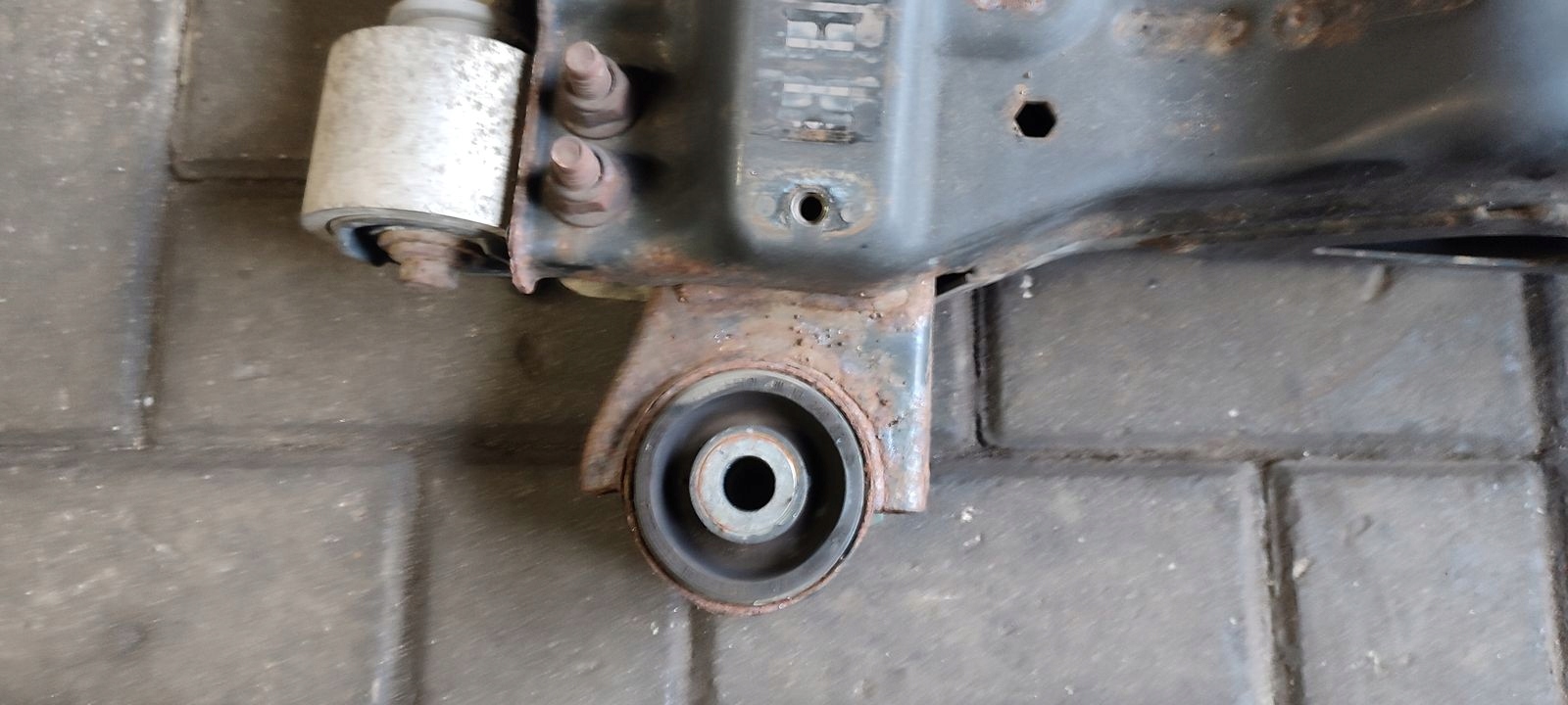 axle beam subframe front front Opel Astra J kombi 2,0 CDTI