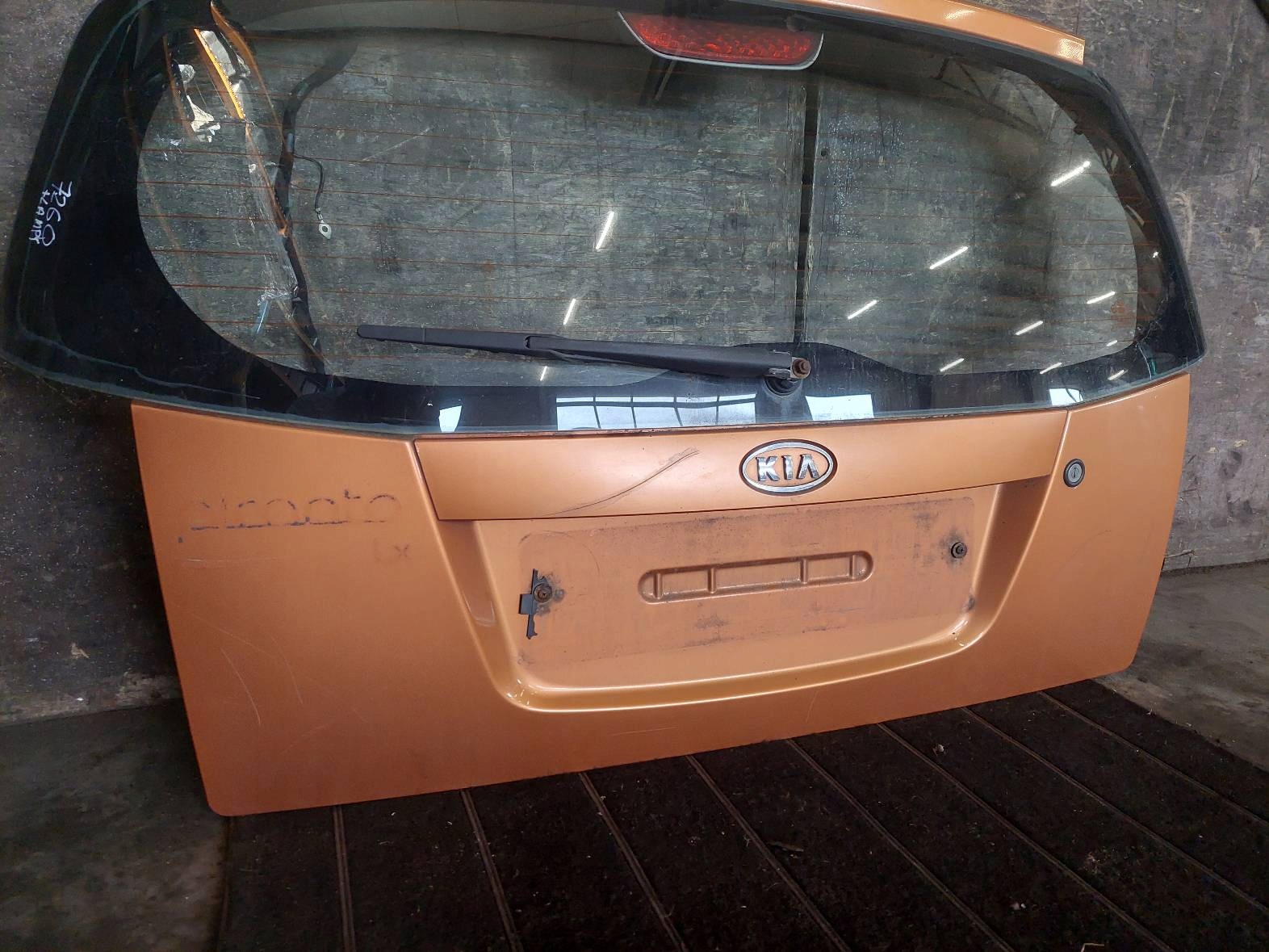 trunk door boot + lights KIA PICANTO and HB 5D O3