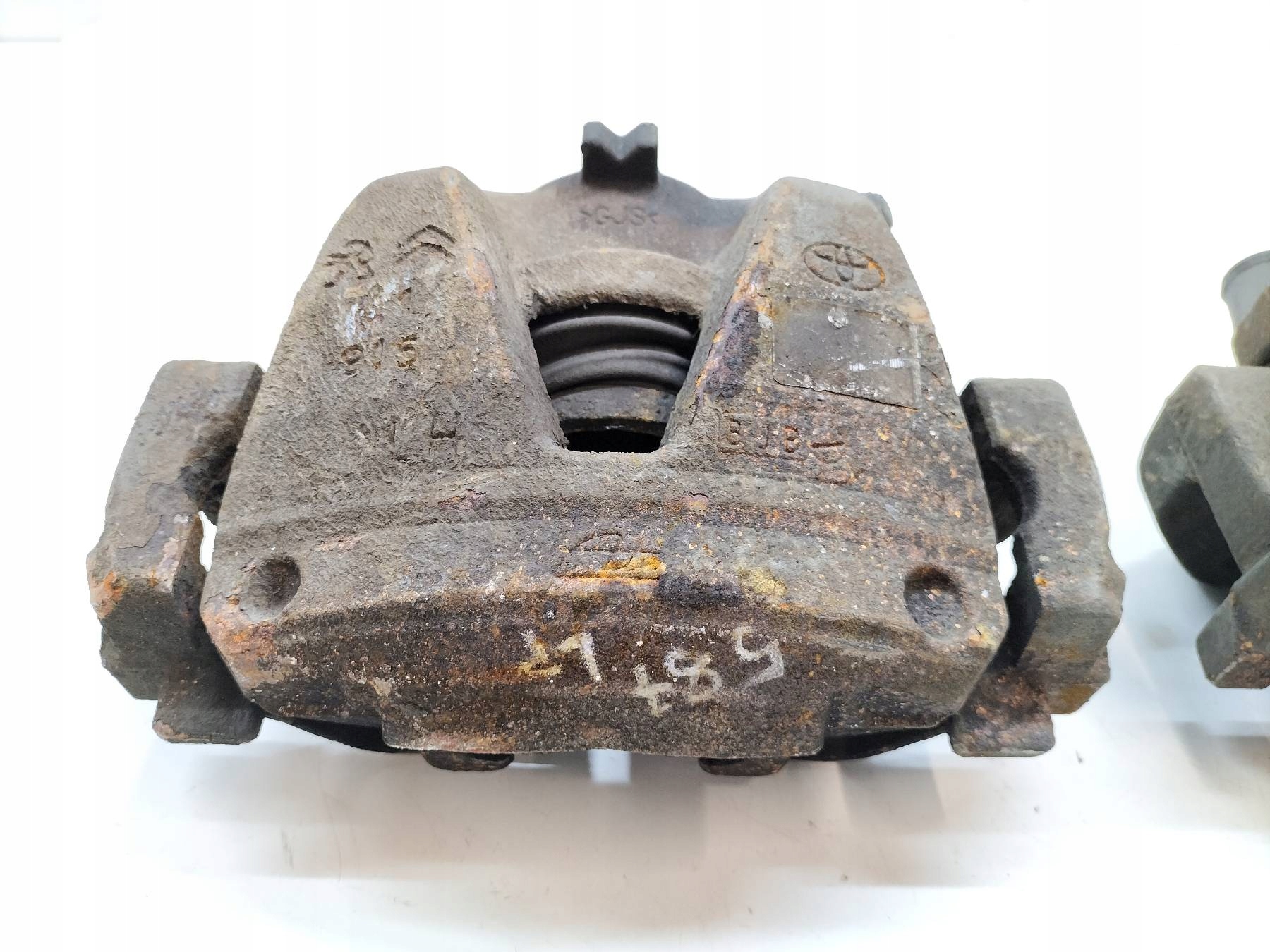 caliper brake left right front 2.0 HDI 180 KM KPL Toyota ProAce II
