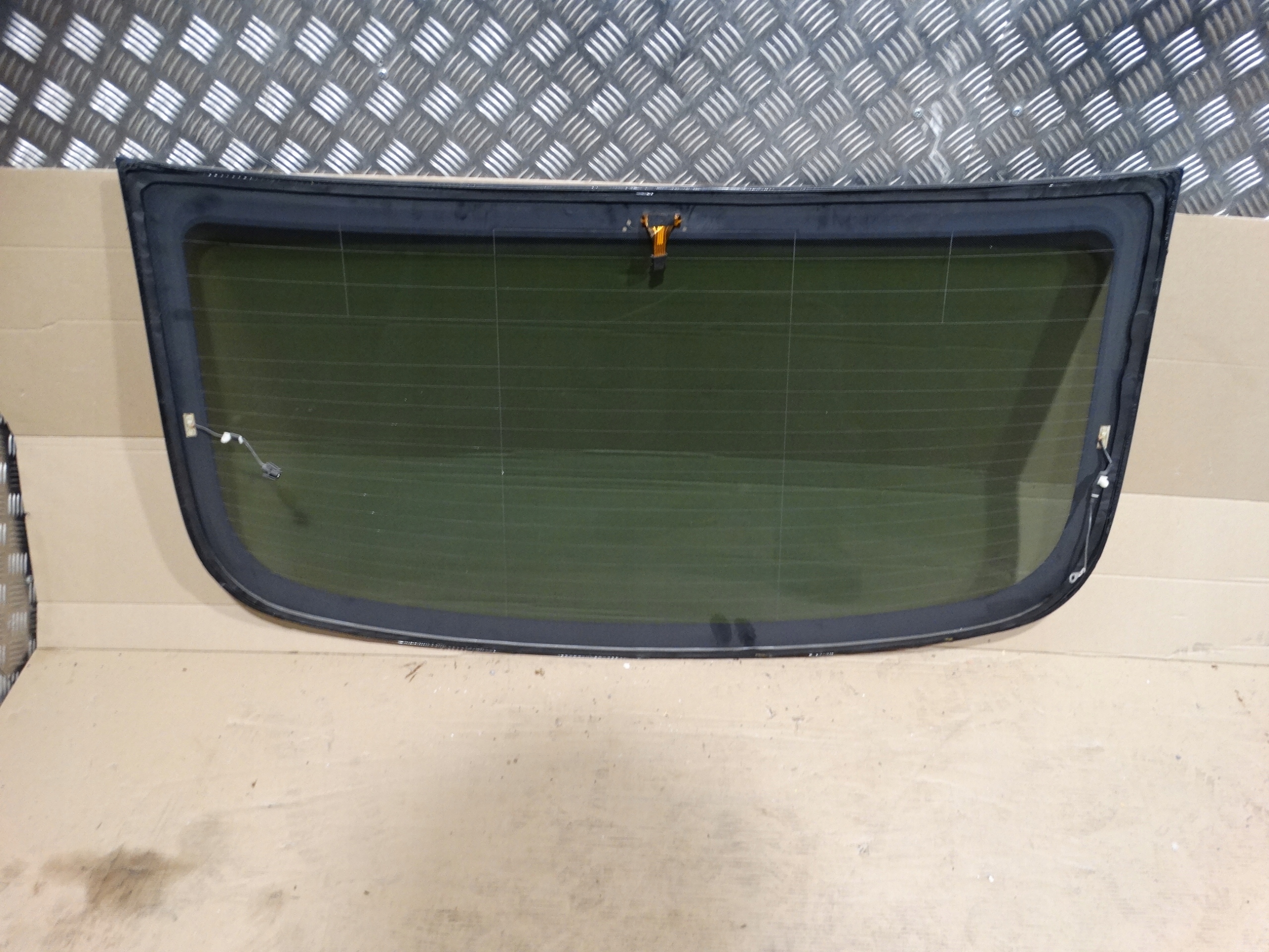IDEALNA window rear BMW F06 1